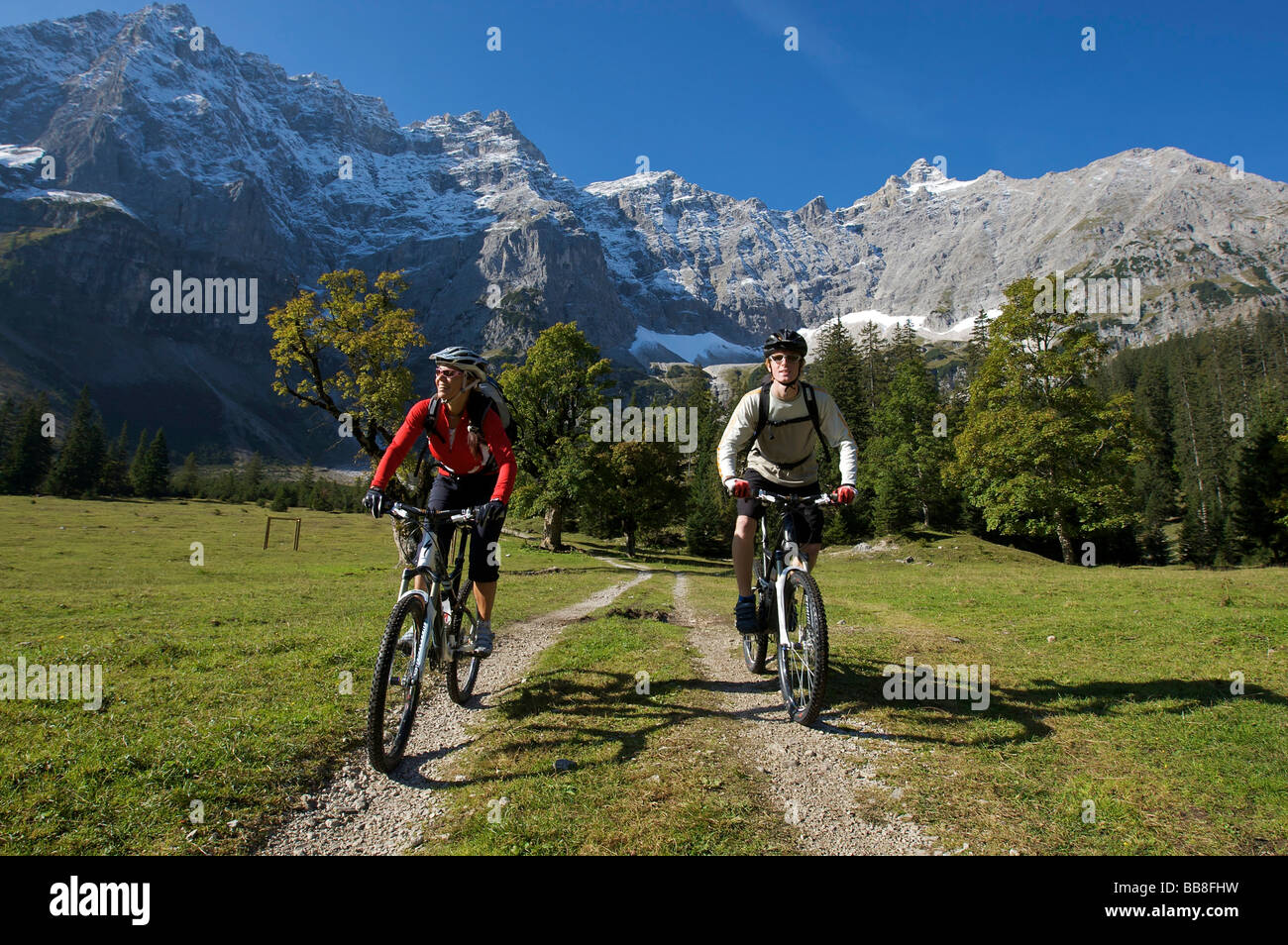 Mountainbike riders, Kleiner Ahornboden forest district, Hinterriss, Tyrol, Austria, Europe Stock Photo