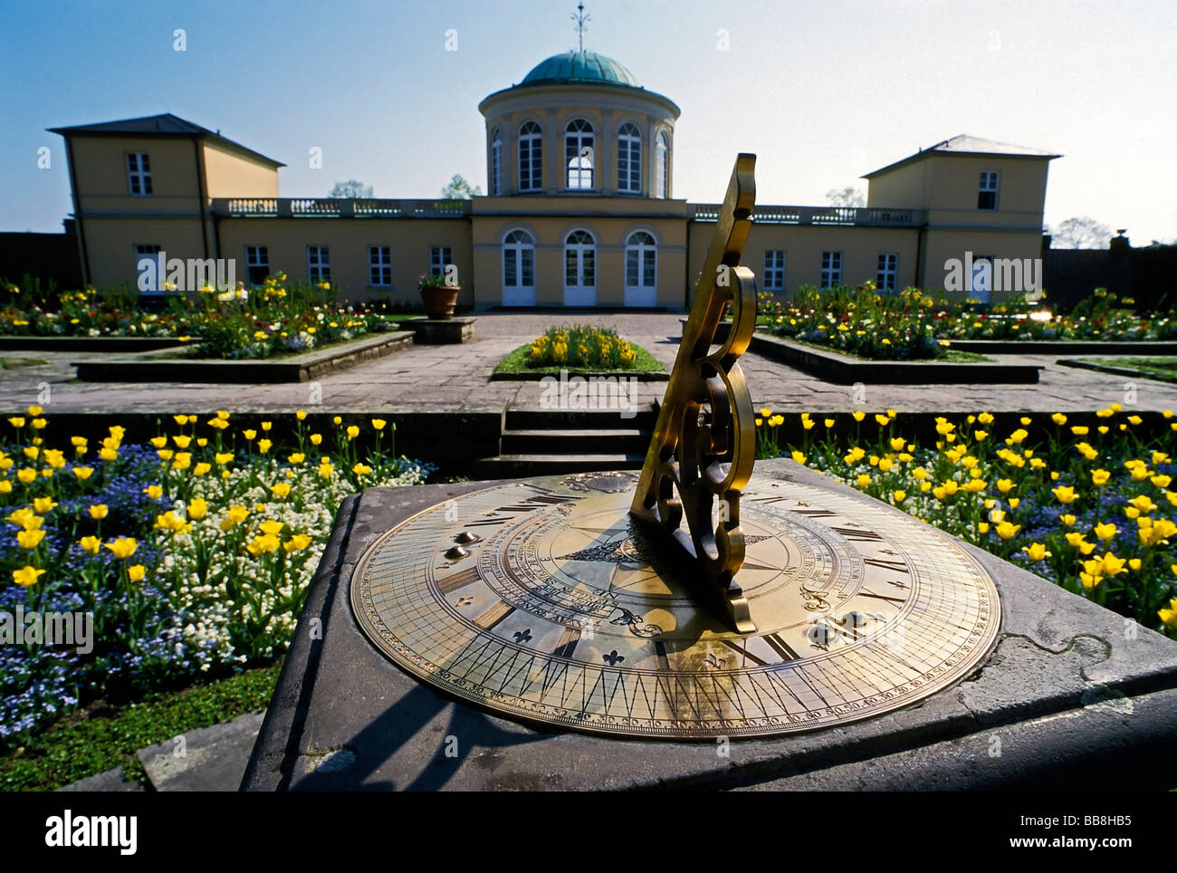 Historic sundial in front library hi-res stock photography and images ...