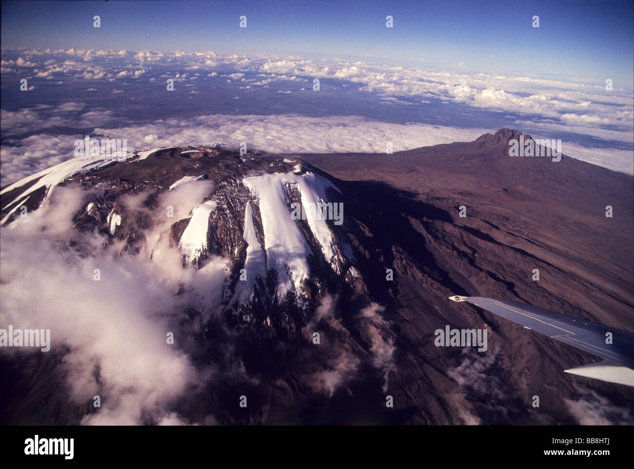 Ideaal Vooruitgang Bounty Mount Kilimanjaro the highest mountain in Africa, 5895 meters above sea  level, with Mawenzi peak in the background Stock Photo - Alamy