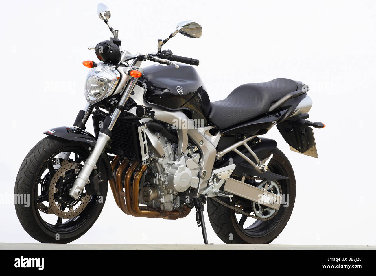 Yamaha FZ6 motorcycle Stock Photo - Alamy