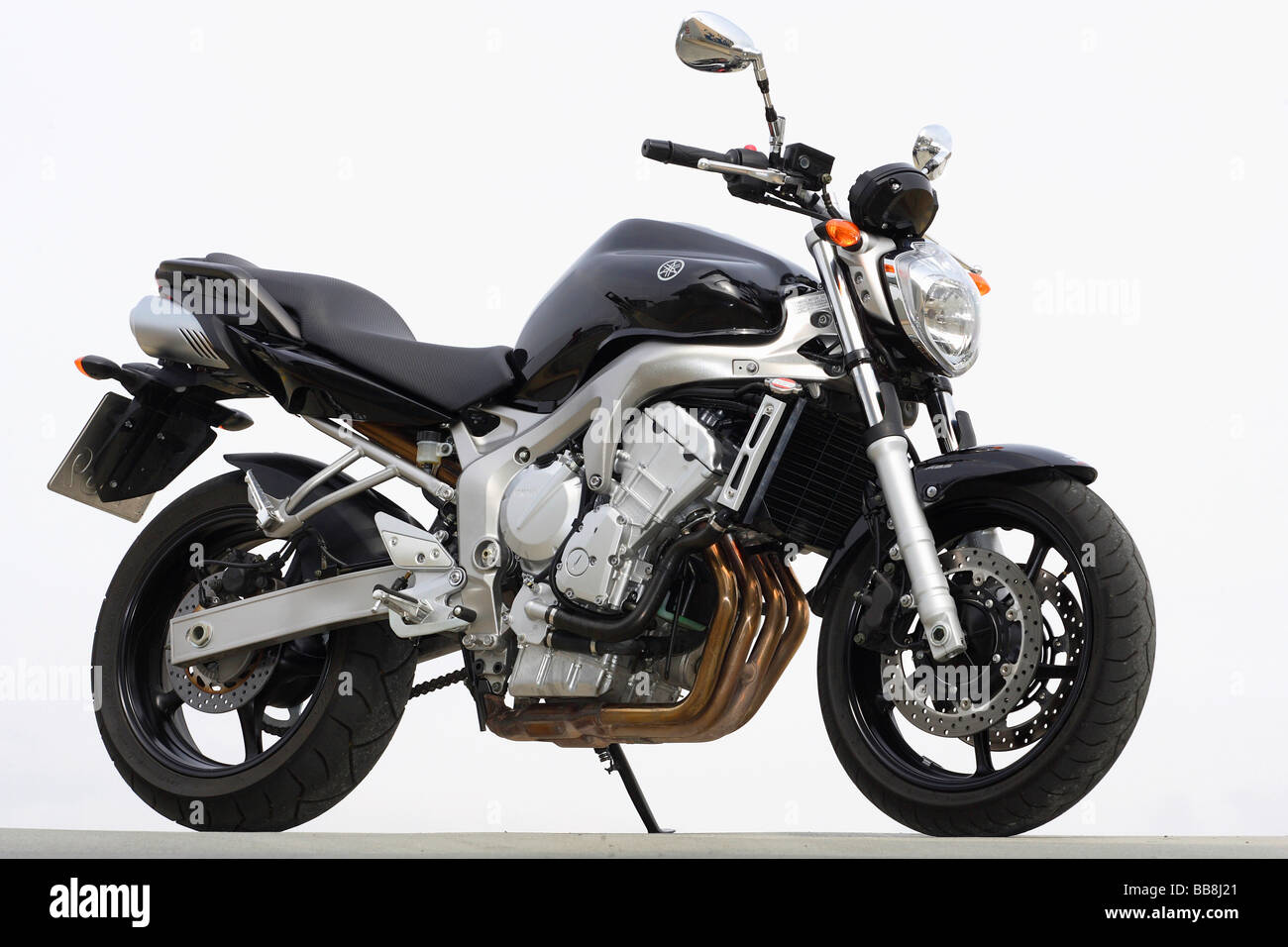 Yamaha FZ6 motorcycle Stock Photo - Alamy