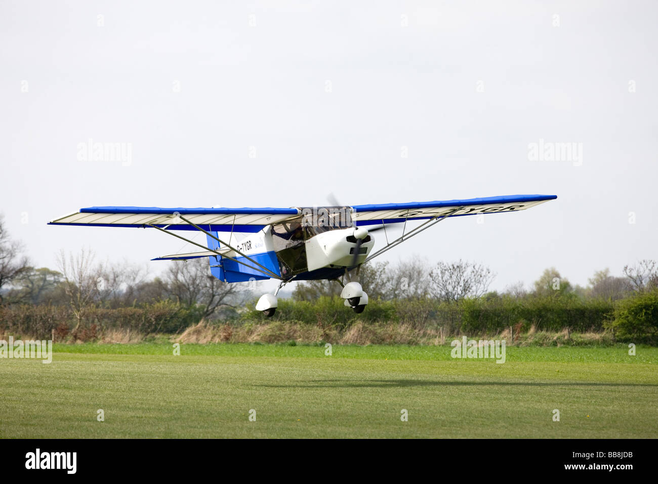 Skyranger 912S (i) G-TYGR landing at Breighton Airfield Stock Photo