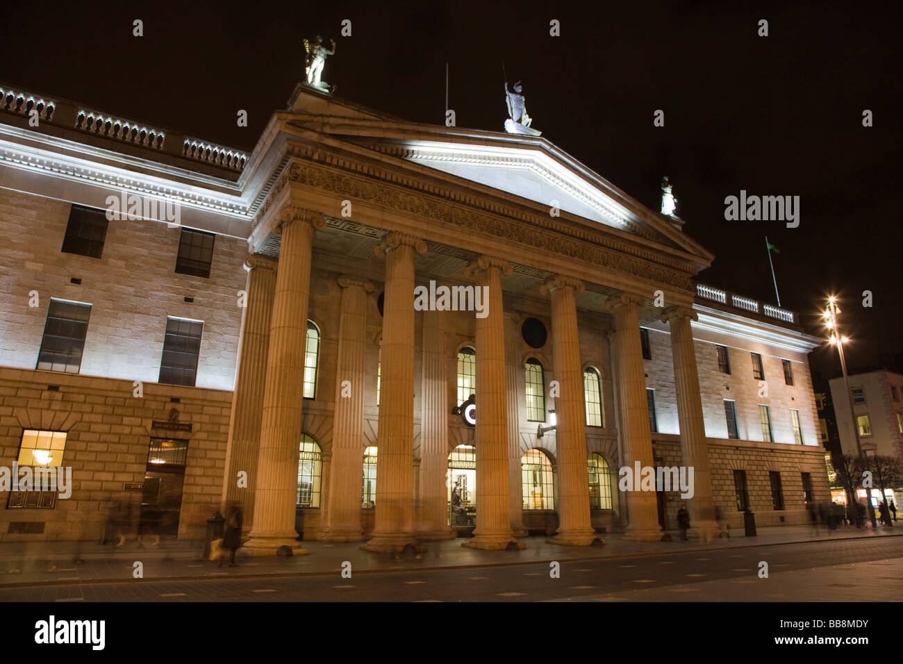 General post office at night hi-res stock photography and images - Alamy