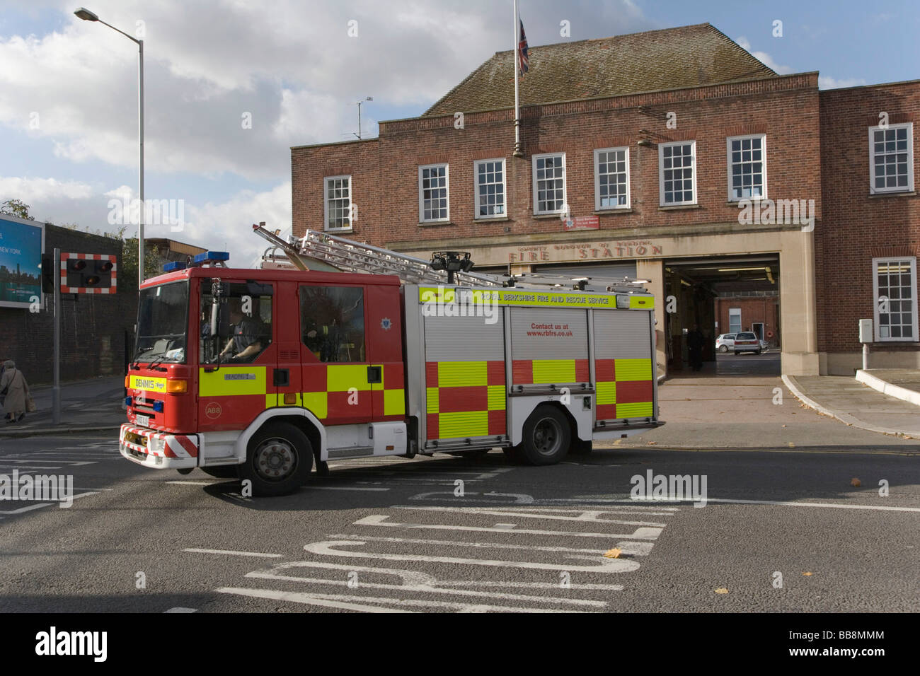 Fire engine, Fire Station, County Borough, Reading, Berkshire, UK Stock Photo