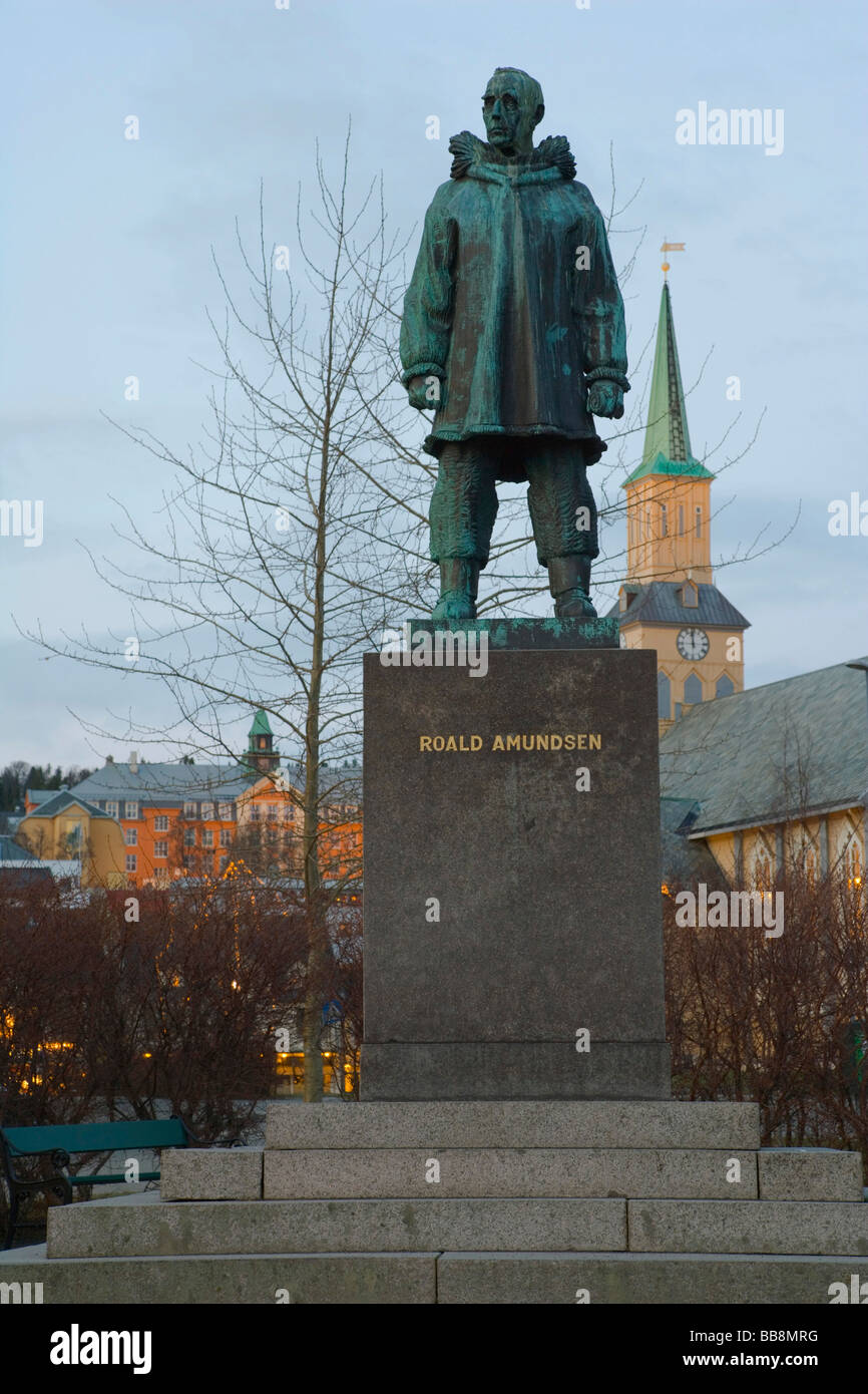 Roald Amundsen sculpture, Tromso Protestant Cathedral, Tromso domkirke, polar night, winter, Tromso, Troms, Norway Stock Photo