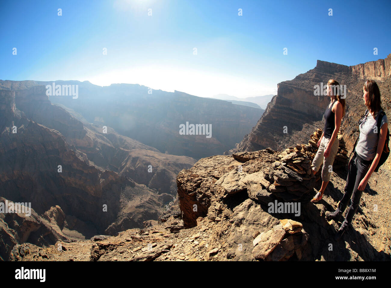 Enjoying the view over Jebel Shams in Oman Stock Photo