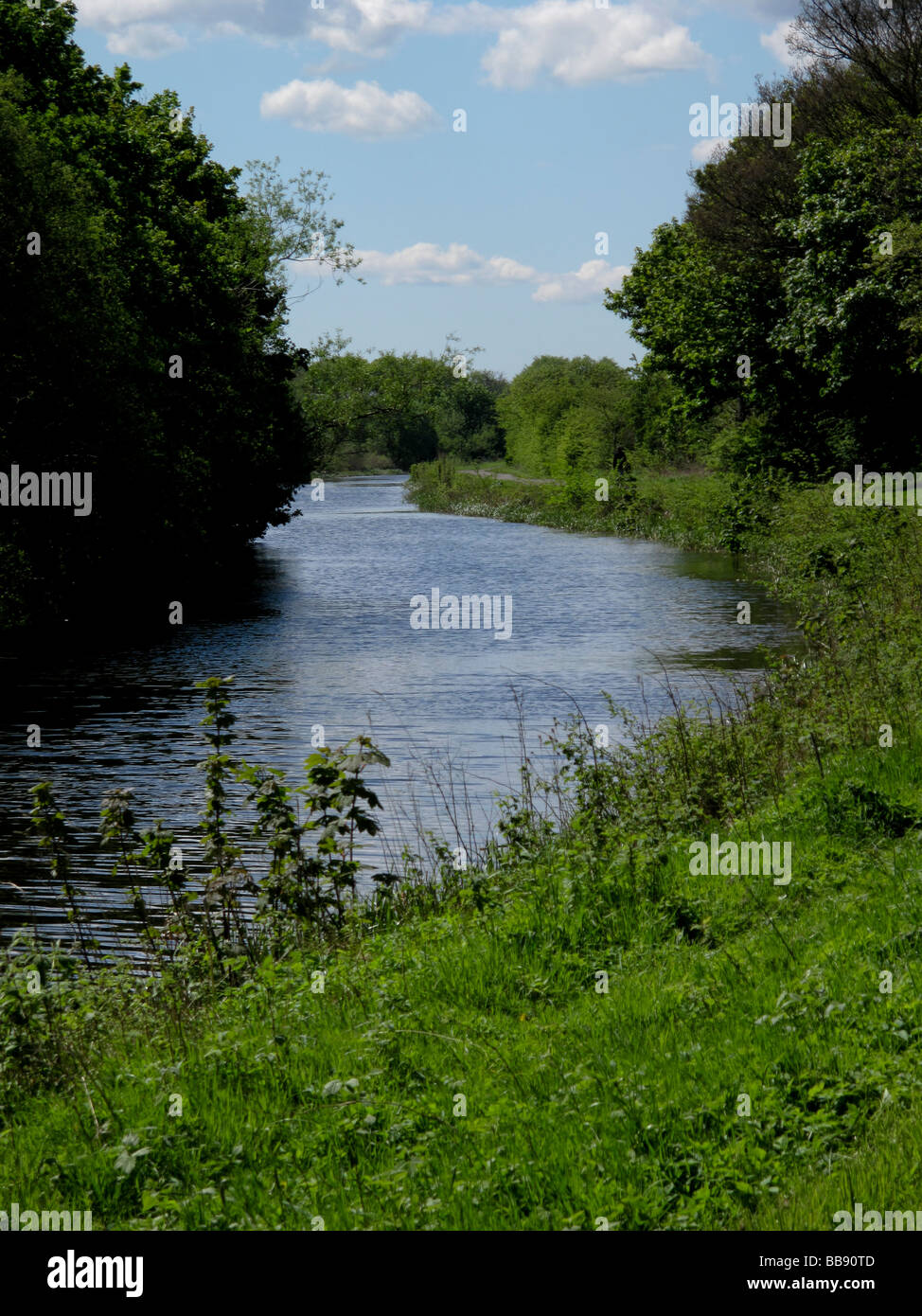 Forth and clyde canal tow path hi-res stock photography and images - Alamy