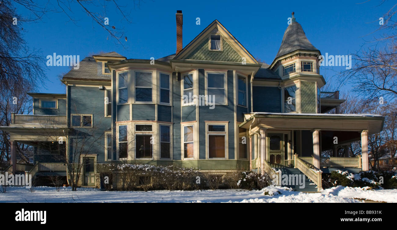 Chicago suburb suburban hires stock photography and images Alamy