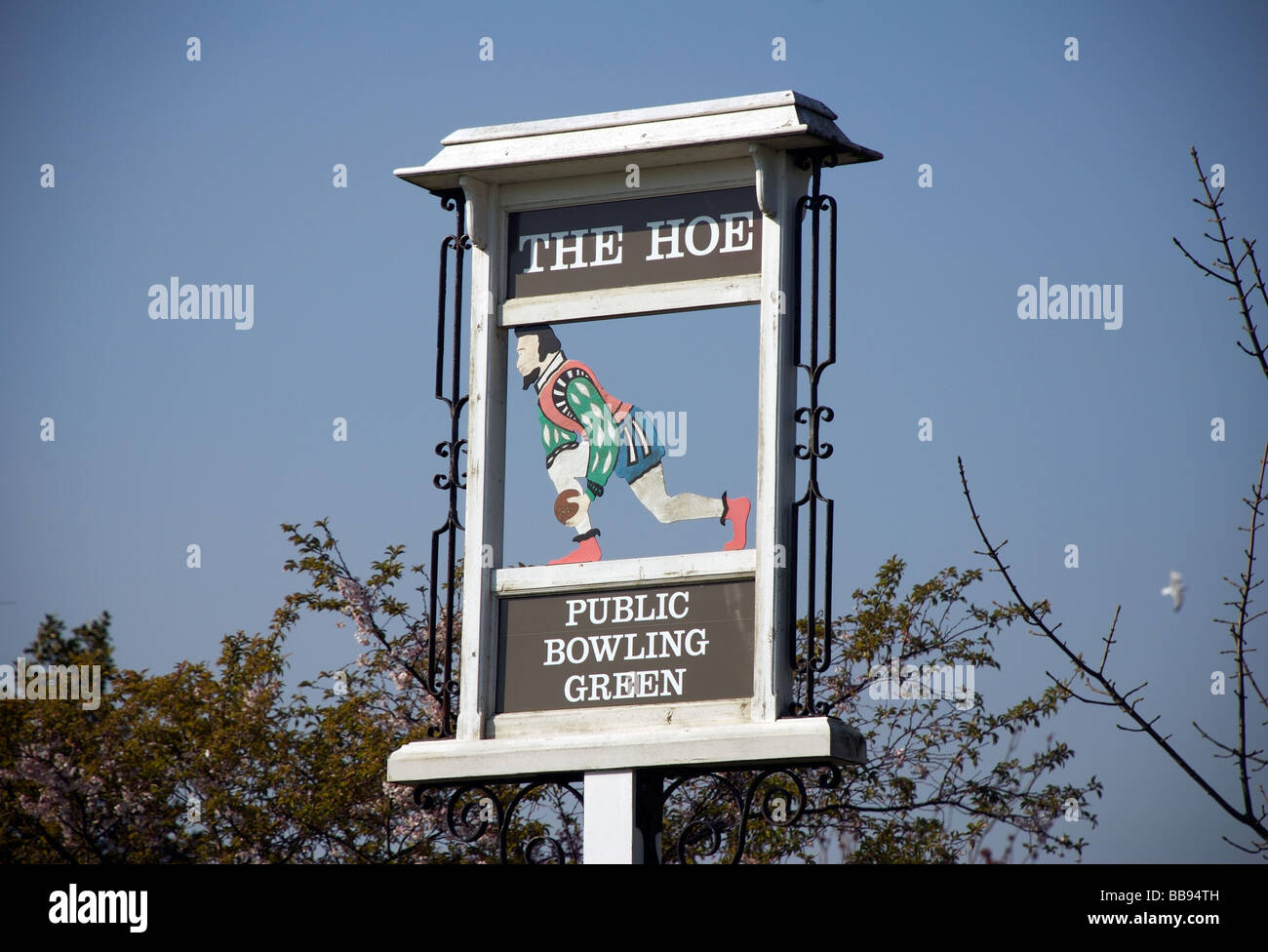 The Hoe Public Bowling Green sign of mariner Francis Drake, Plymouth