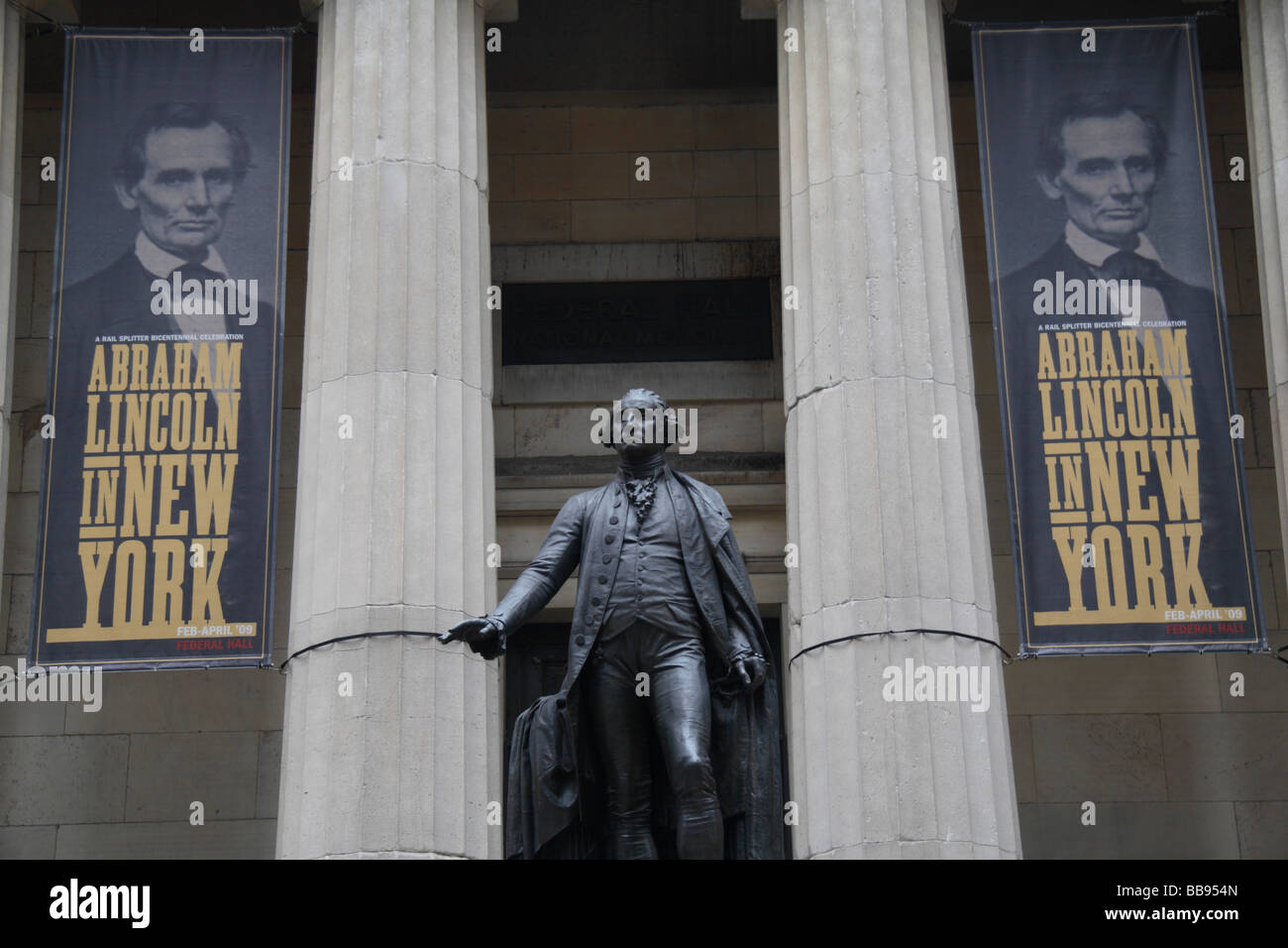 Statue of George Washington outside the Federal Hall building on Wall ...