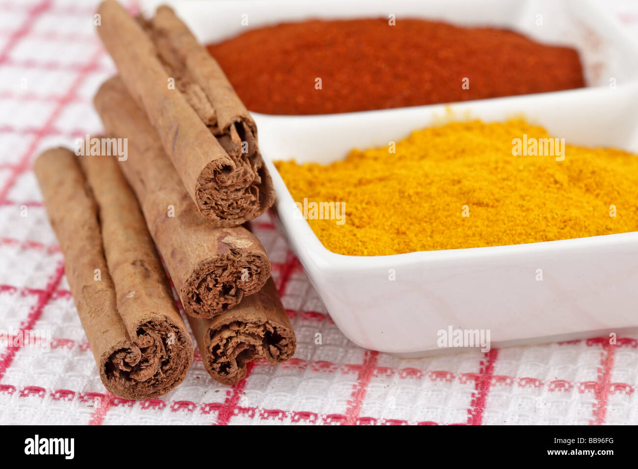 Cinnamon sticks hires stock photography and images Alamy