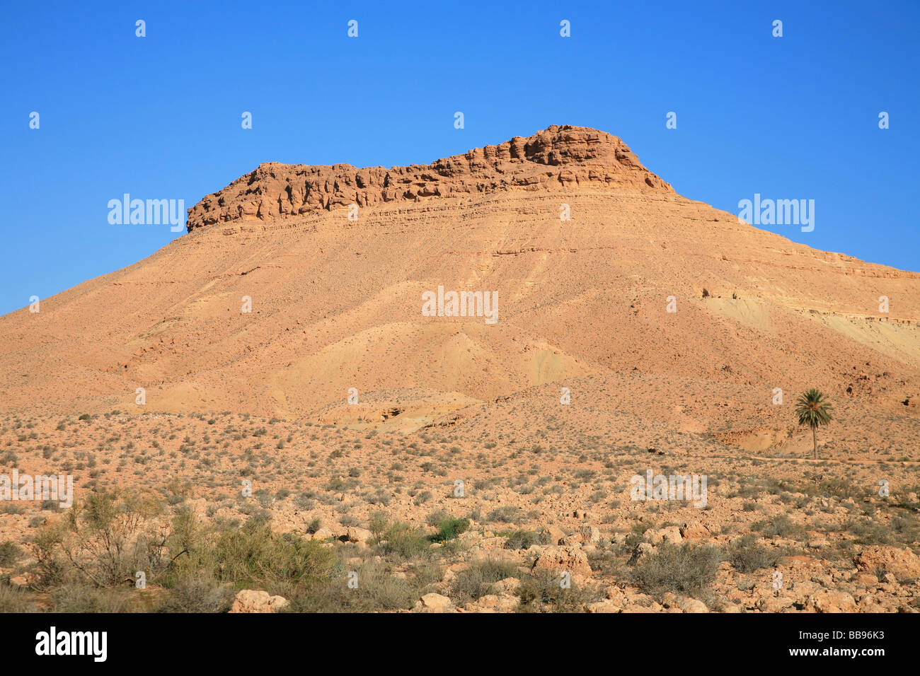 Jebel Dahar mountains and surrounding desert near Douiret, Tunisia ...