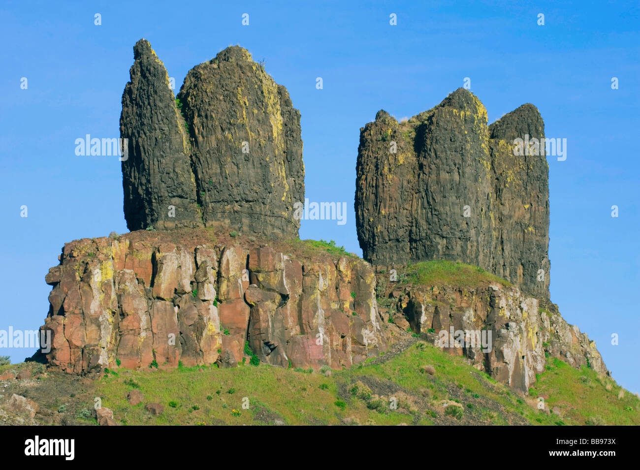 'Cayuse Sisters' or 'Chimney Rocks' basalt towers above Columbia River, at Wallula Gap, near Pasco, Washington Stock Photo