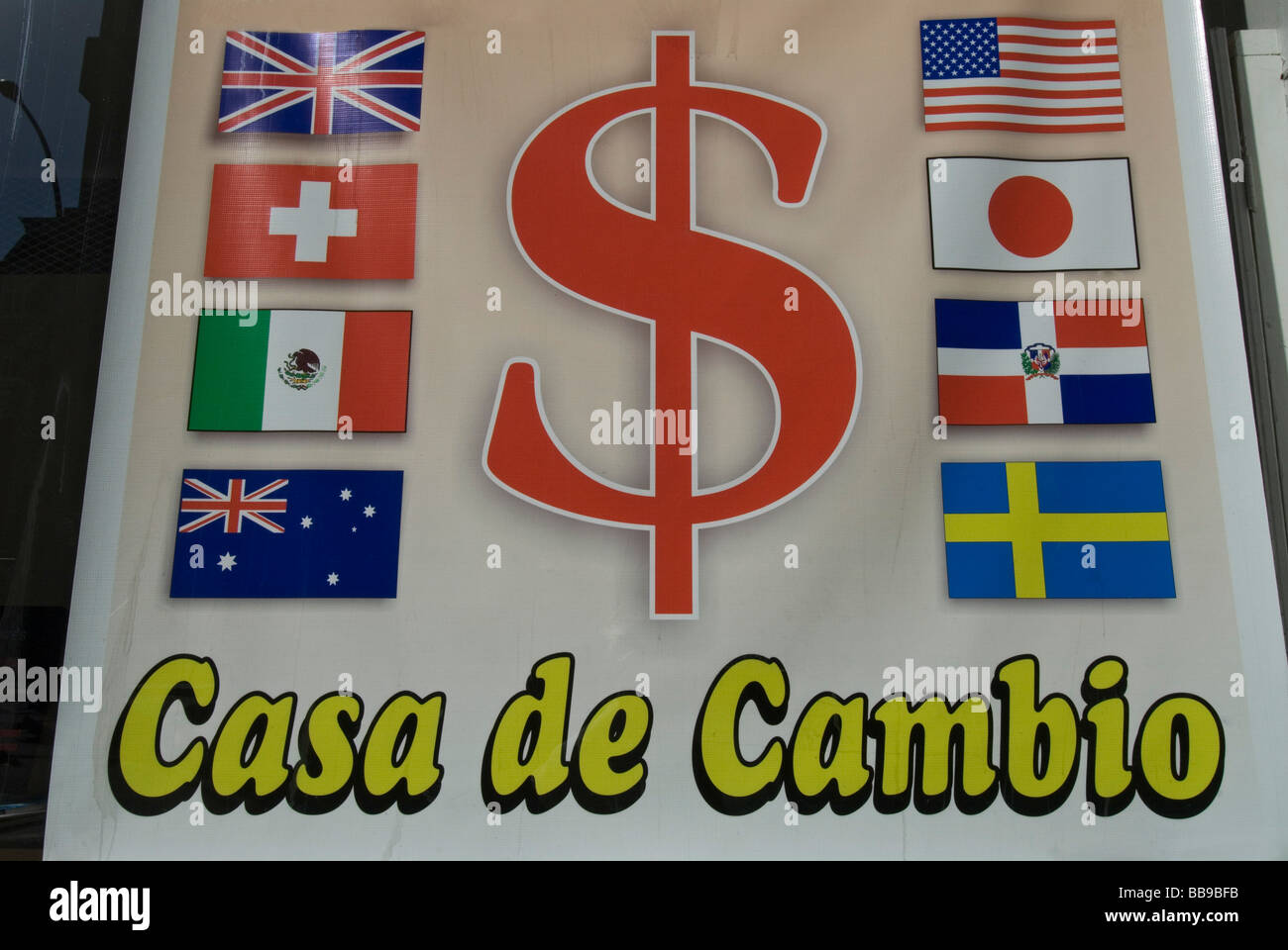 Currency Echange sign in Spanish Language Stock Photo