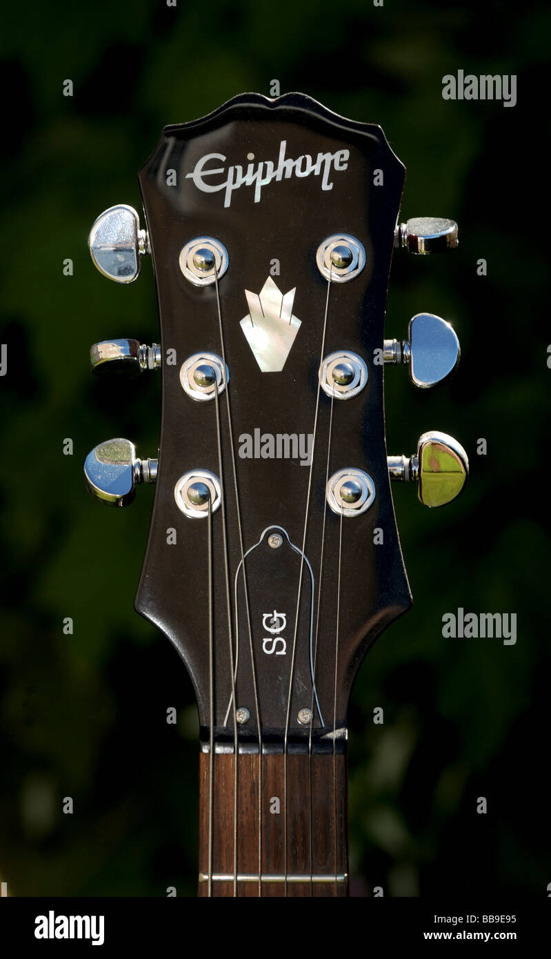 Sg guitar hi-res stock photography and images - Alamy