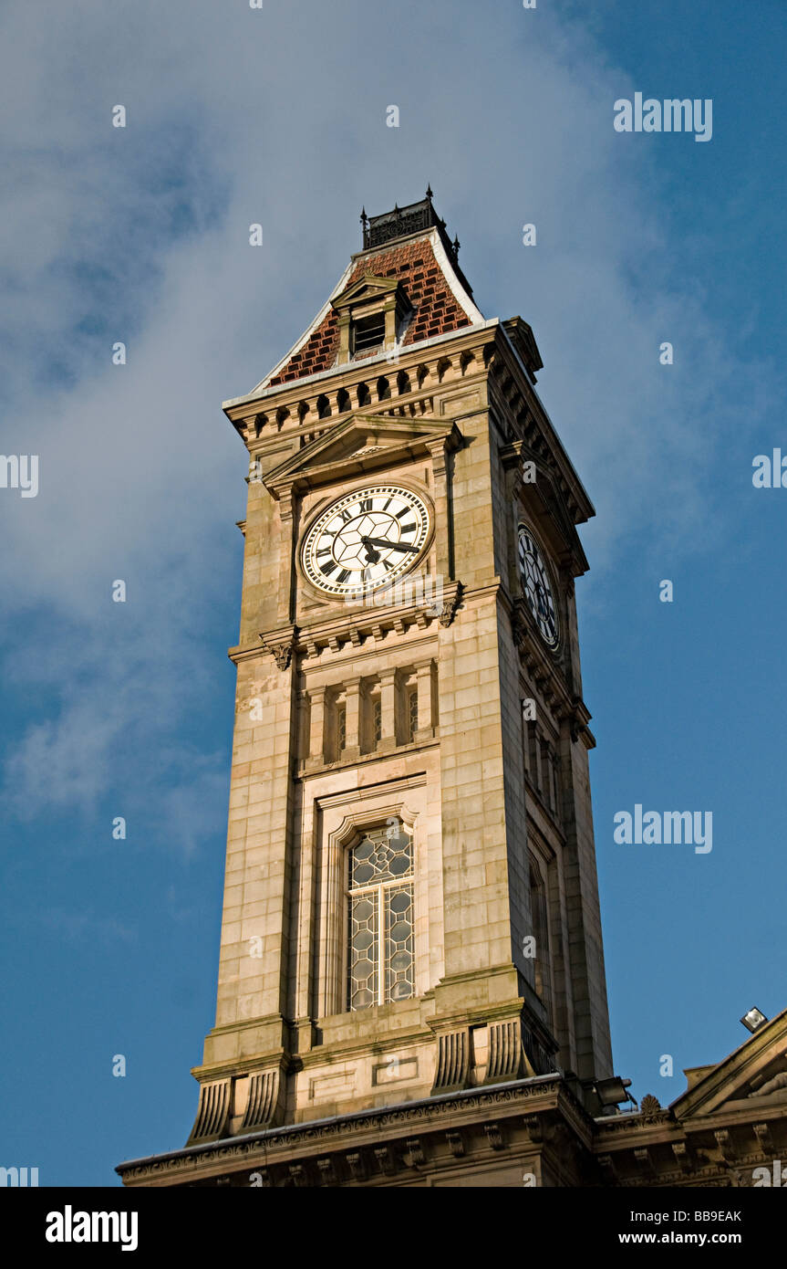 birmingham art gallery museum and clock tower Stock Photo Alamy