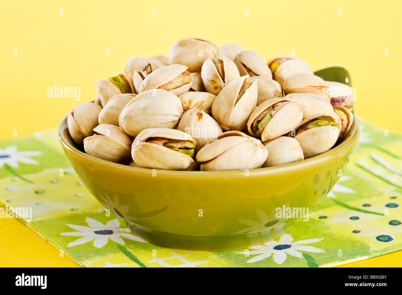 Bowl of Pistachio nuts Stock Photo Alamy