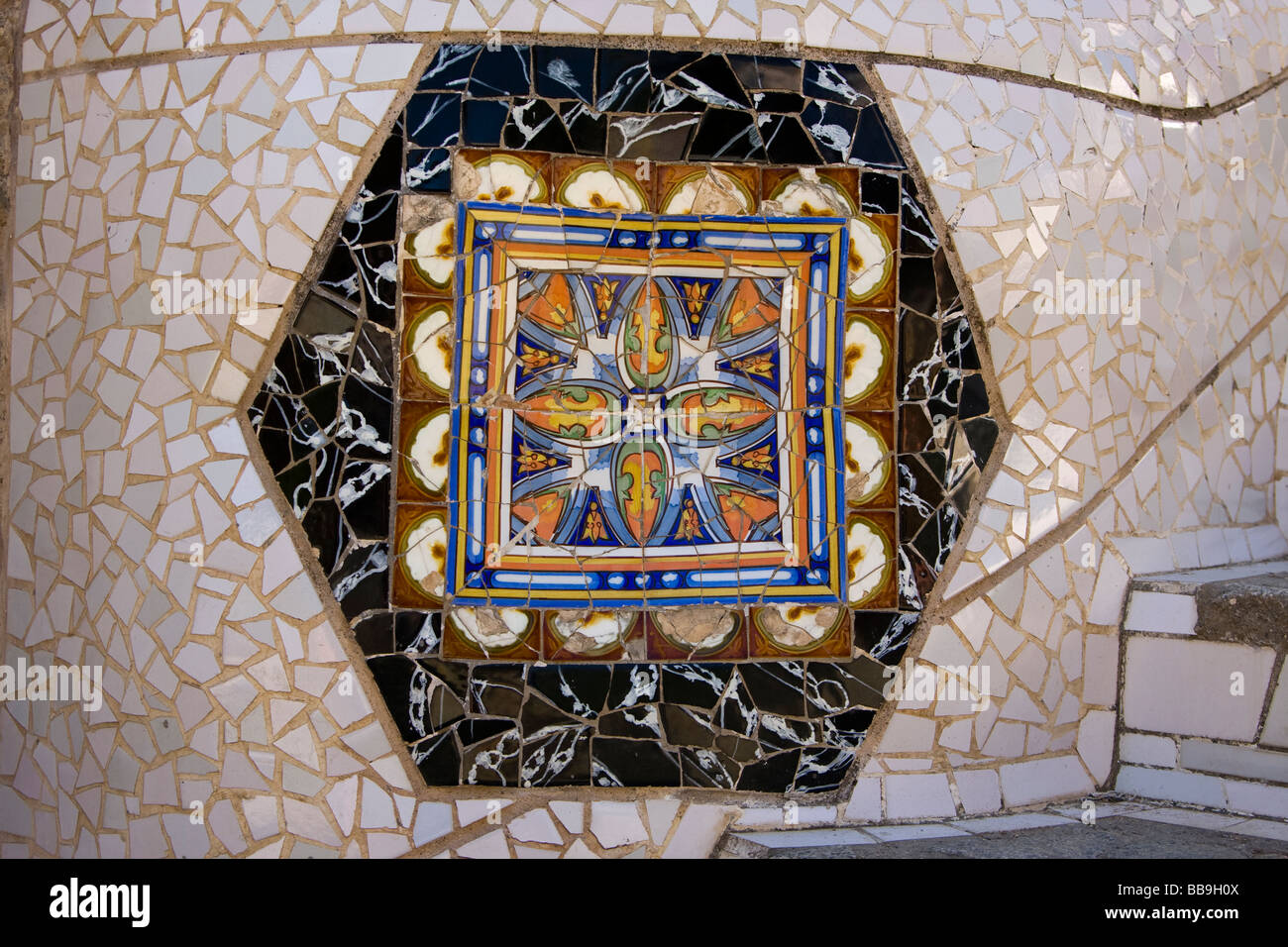 Broken geometry hi-res stock photography and images - Alamy