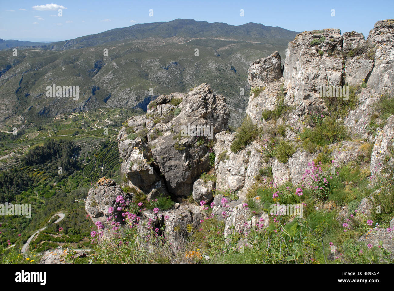 limestone ridge at La Forada rock arch, Sierra de la Forada, Alicante Province, Comunidad Valenciana, Spain Stock Photo