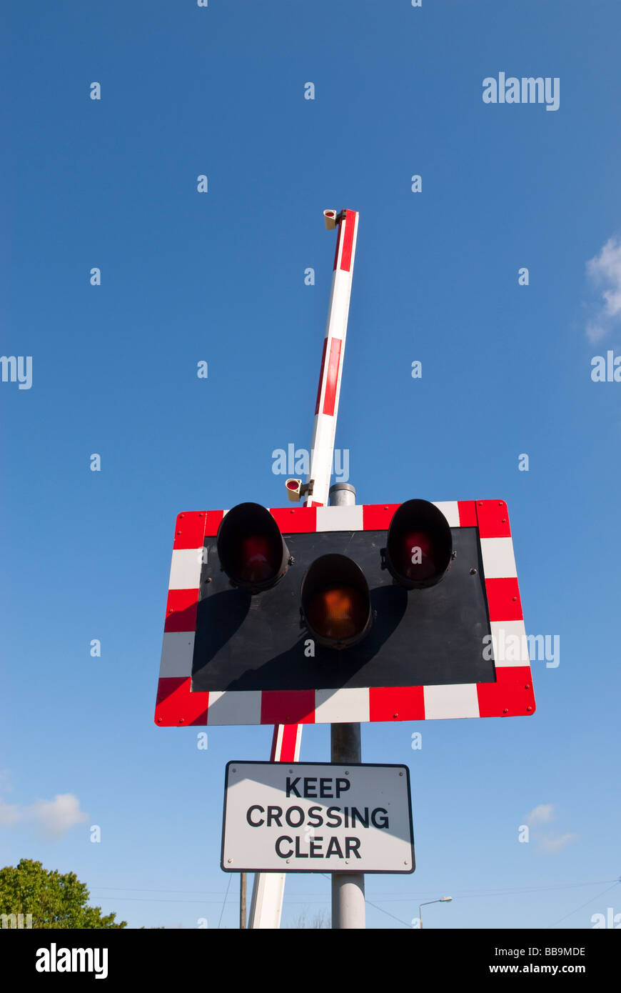 Keep Crossing Clear Train Sign High Resolution Stock Photography And Images Alamy Keep Crossing Clear Train Sign High Resolution Stock Photography And Images Alamy