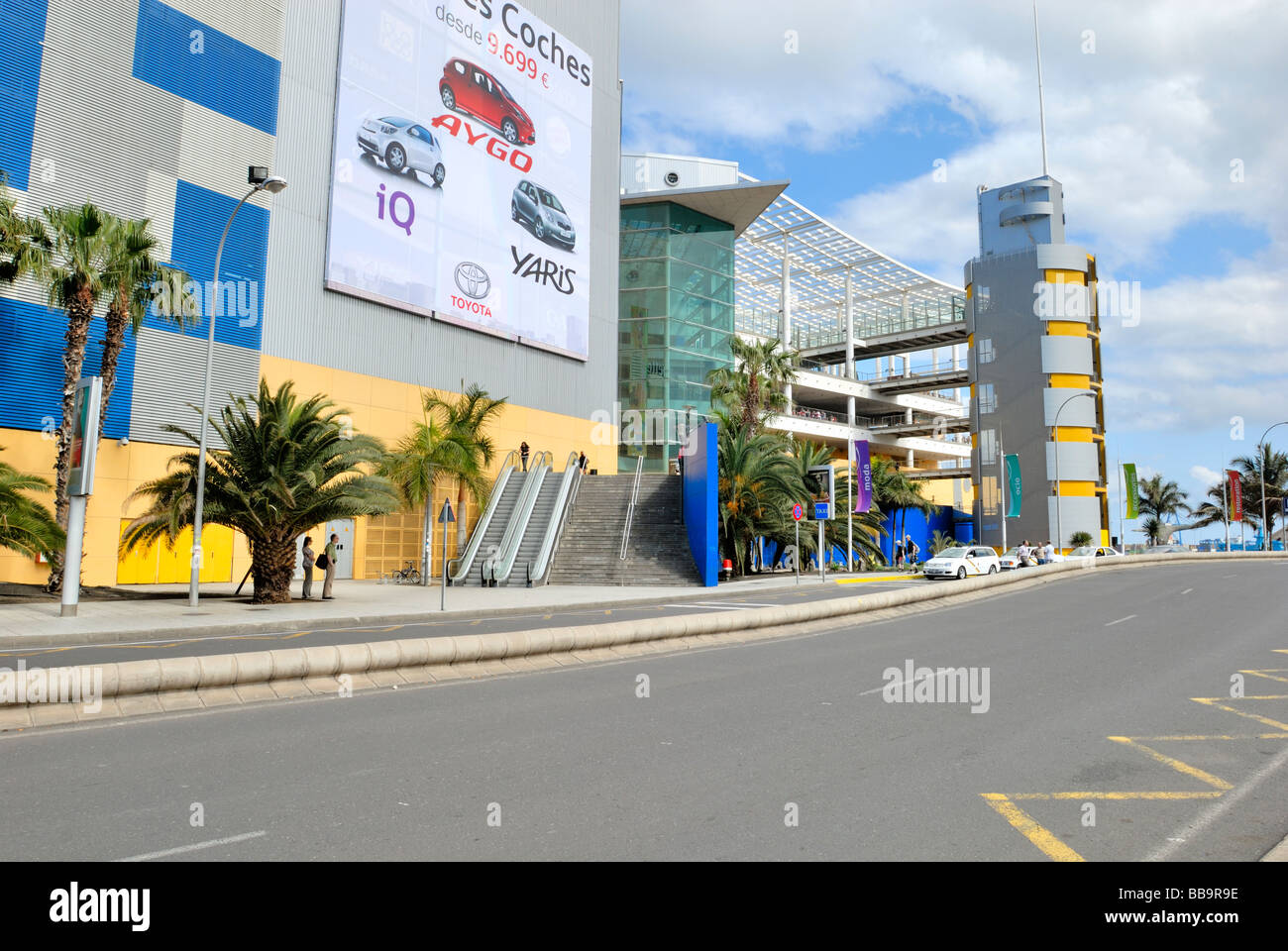 Centro comercial el muelle hi-res stock photography and images - Alamy