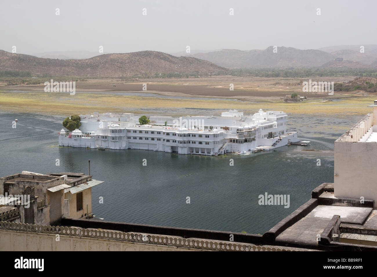 India Rajasthan Udaipur The luxurious Taj Lake palace hotel on Pichola Lake Stock Photo