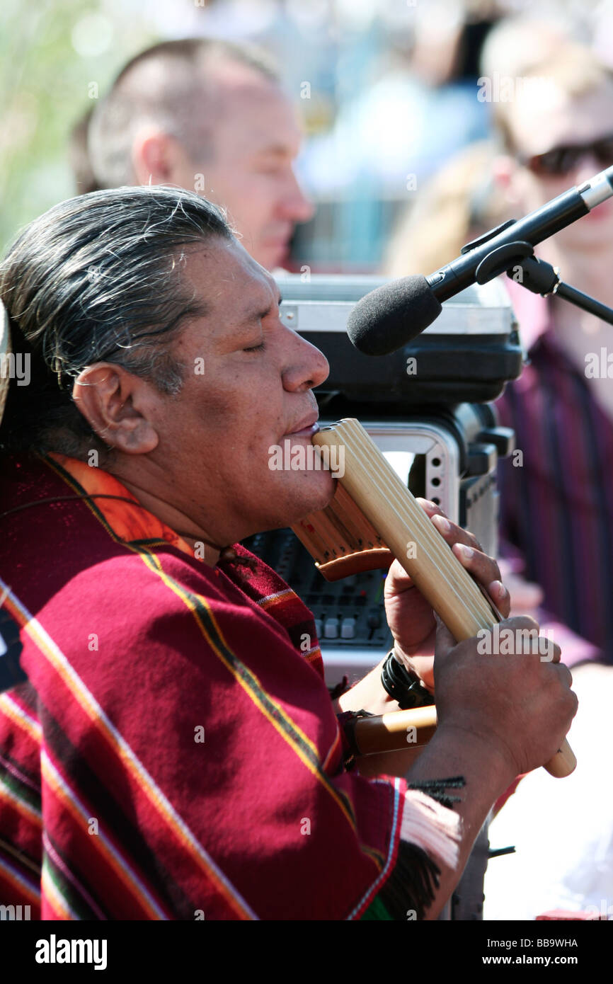 Bolivian street musician Bolivian flute Antara Sicu Stock Photo - Alamy