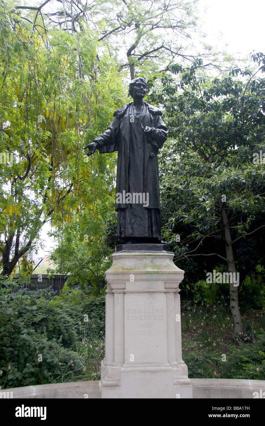 Suffragette emmeline pankhurst hi-res stock photography and images - Alamy