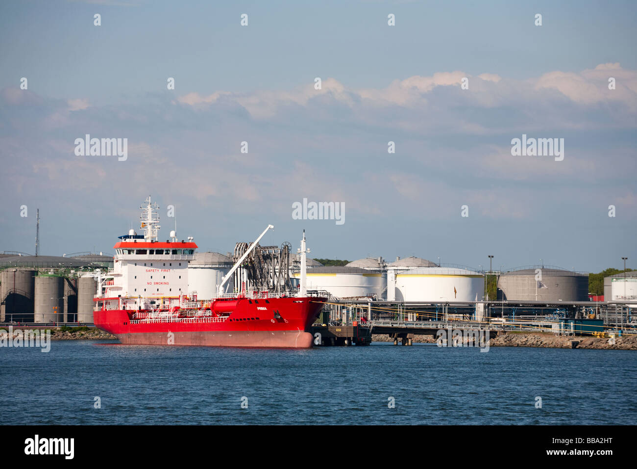 Oil depot and oil reservoirs at the harbour Stock Photo Alamy