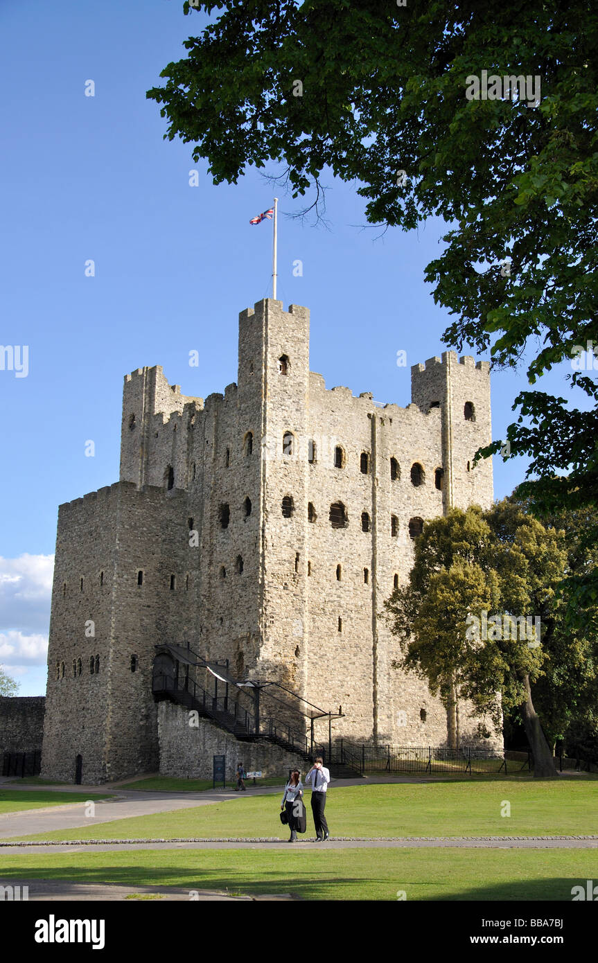 Rochester Castle viewed from Castle Gardens, Rochester, Kent, England ...