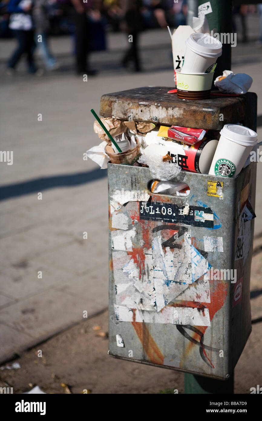 Overfull rubbish bin hi-res stock photography and images - Alamy