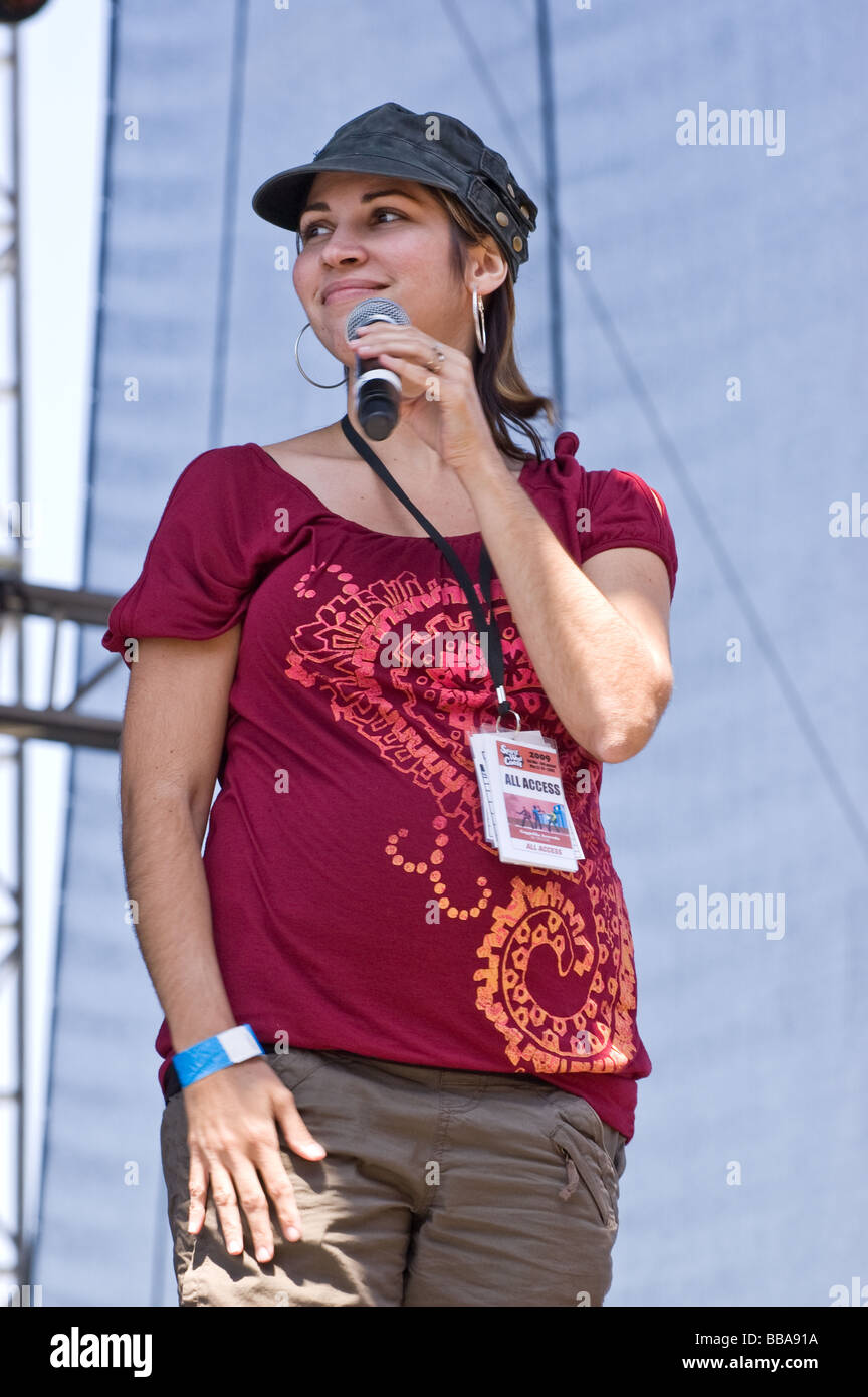 A Klove Dj At The Spirit West Coast Festival In Del Mar