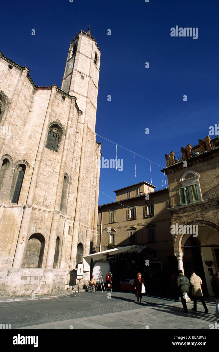 Italy, Le Marche, Ascoli Piceno, Piazza del Popolo, church of San Francesco Stock Photo