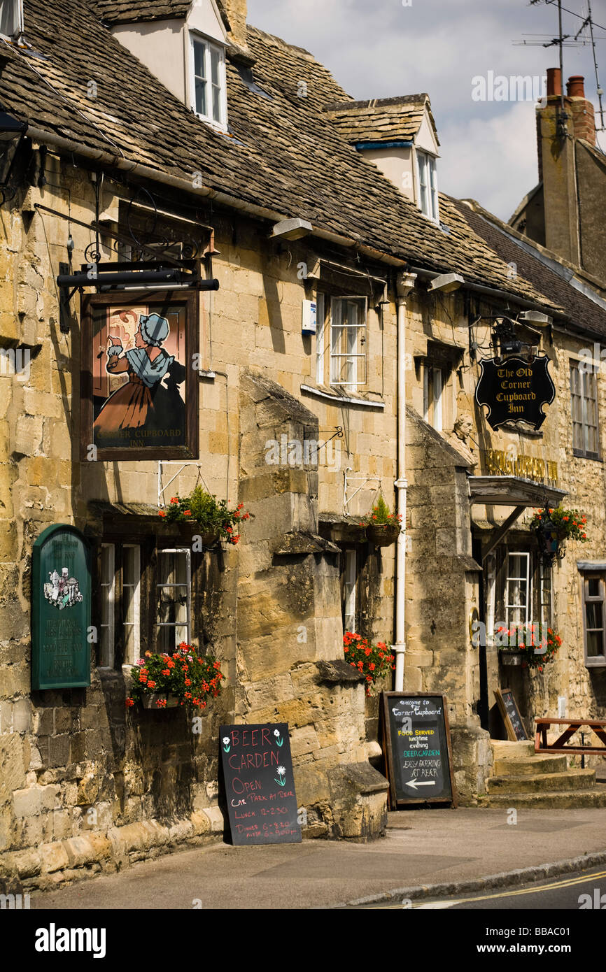 The Old Corner Cupboard Inn, Winchcombe, Gloucestershire, UK. The ghost of a 12 year old girl is supposed to haunt the Corner Cu Stock Photo