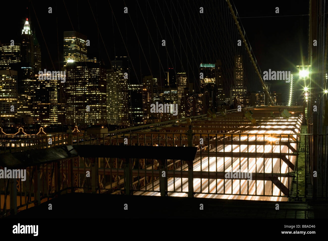Brooklyn Bridge and Manhattan skyline at night, New York City Stock ...