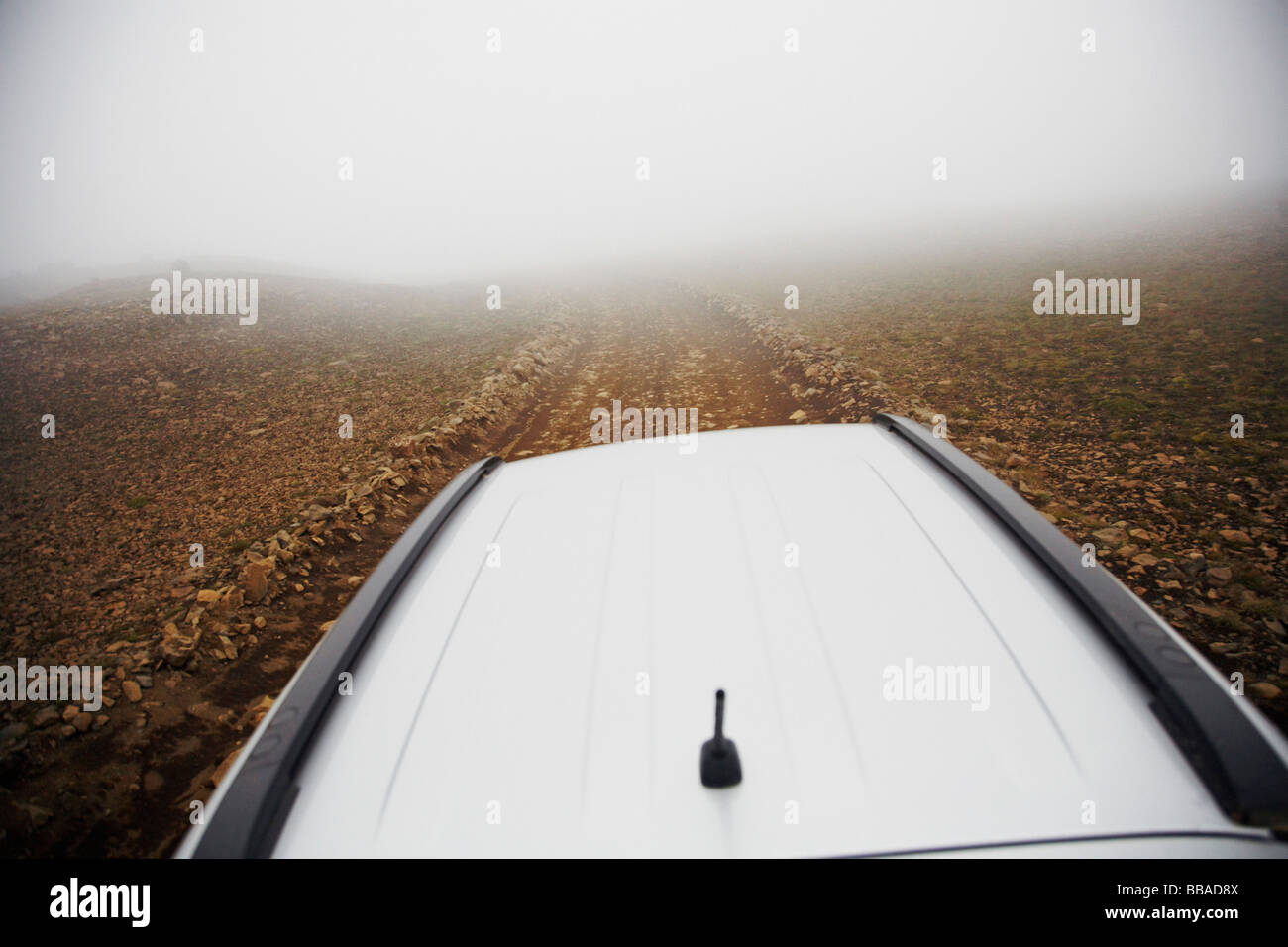 Very foggy road hi-res stock photography and images - Alamy