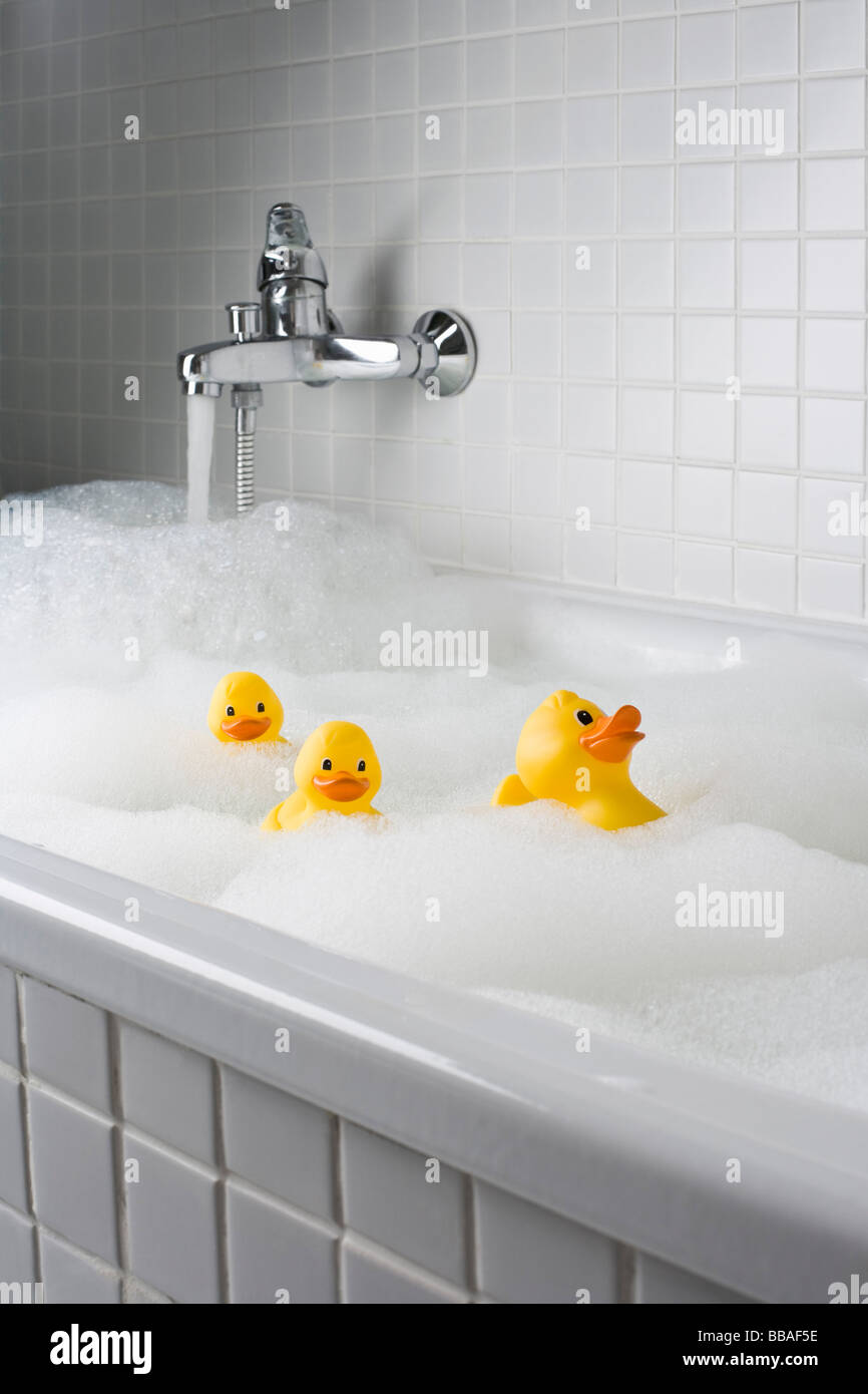 Rubber ducks bubble bath hi-res stock photography and images - Alamy