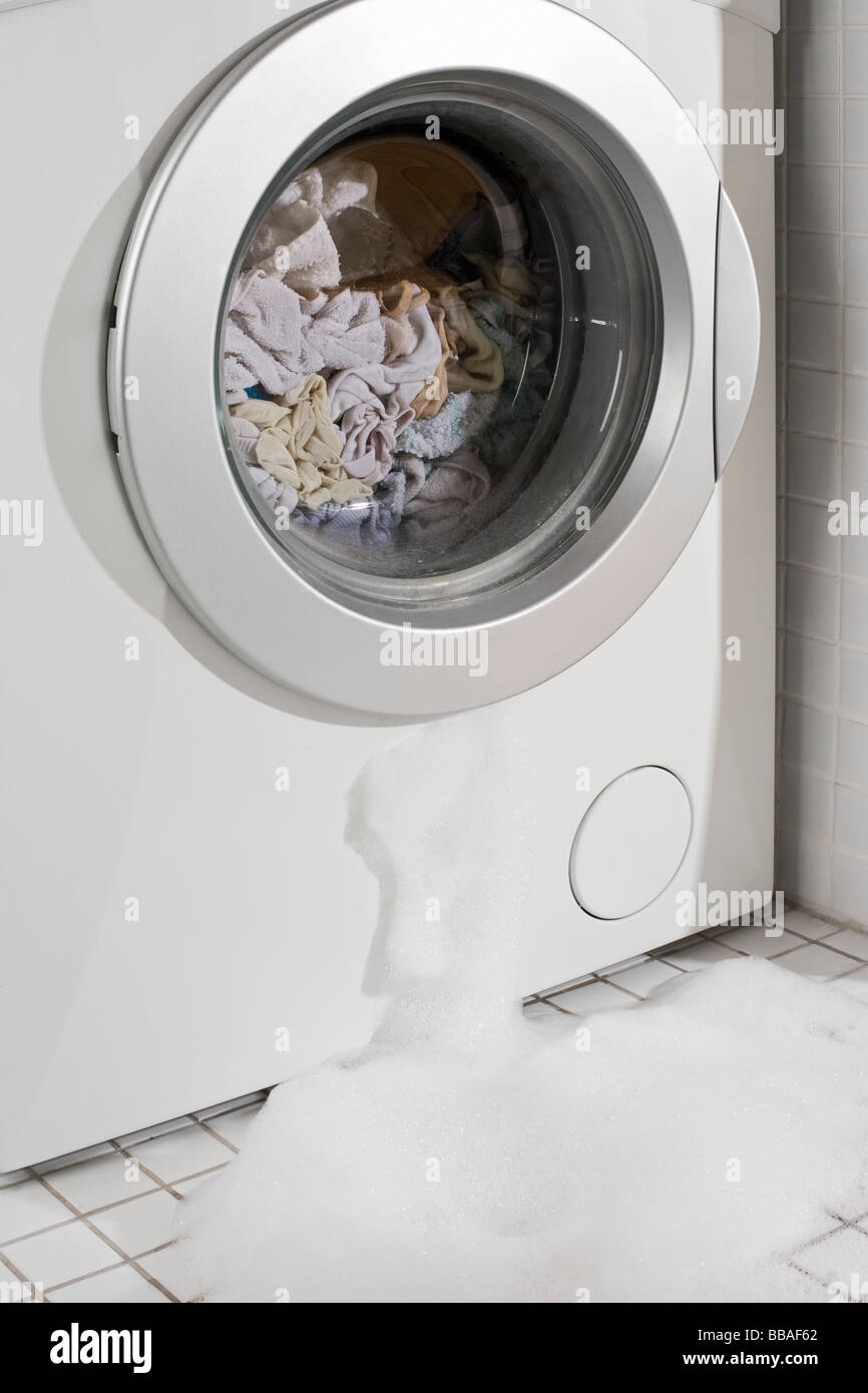 Leaking washing machine hi-res stock photography and images - Alamy