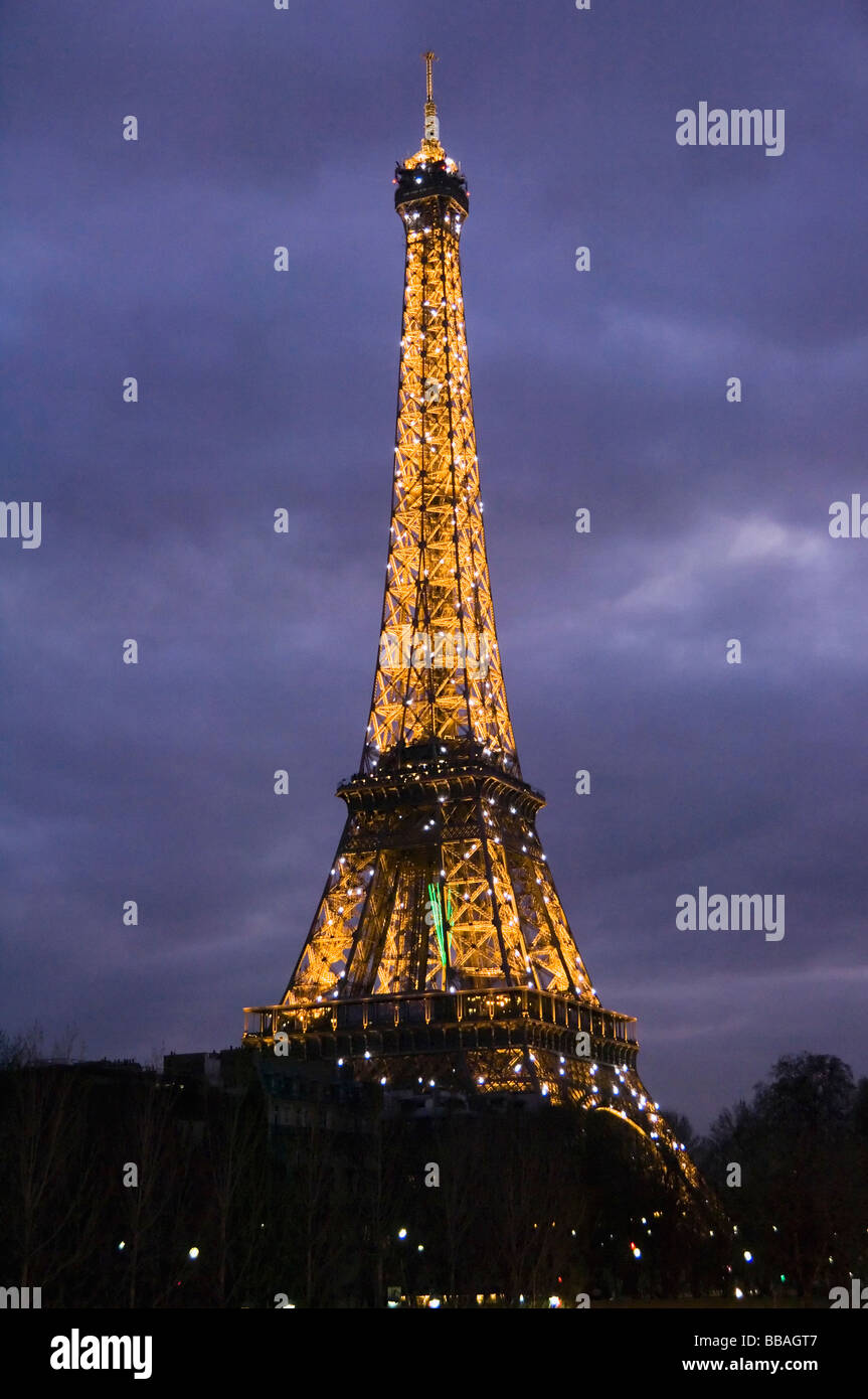 Night time Tower over the river Seine, Paris, France Stock Photo - Alamy