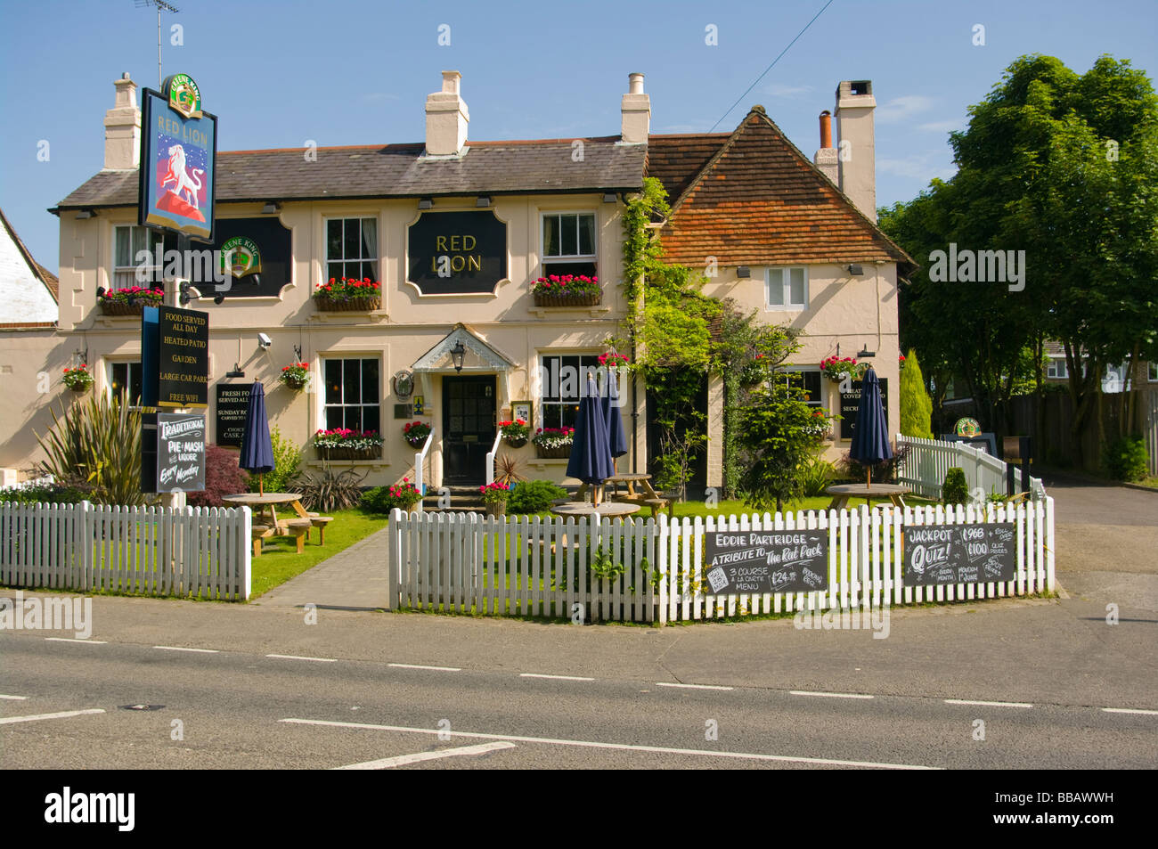 Red Lion English Country Pub Bletchingley Surrey Stock Photo