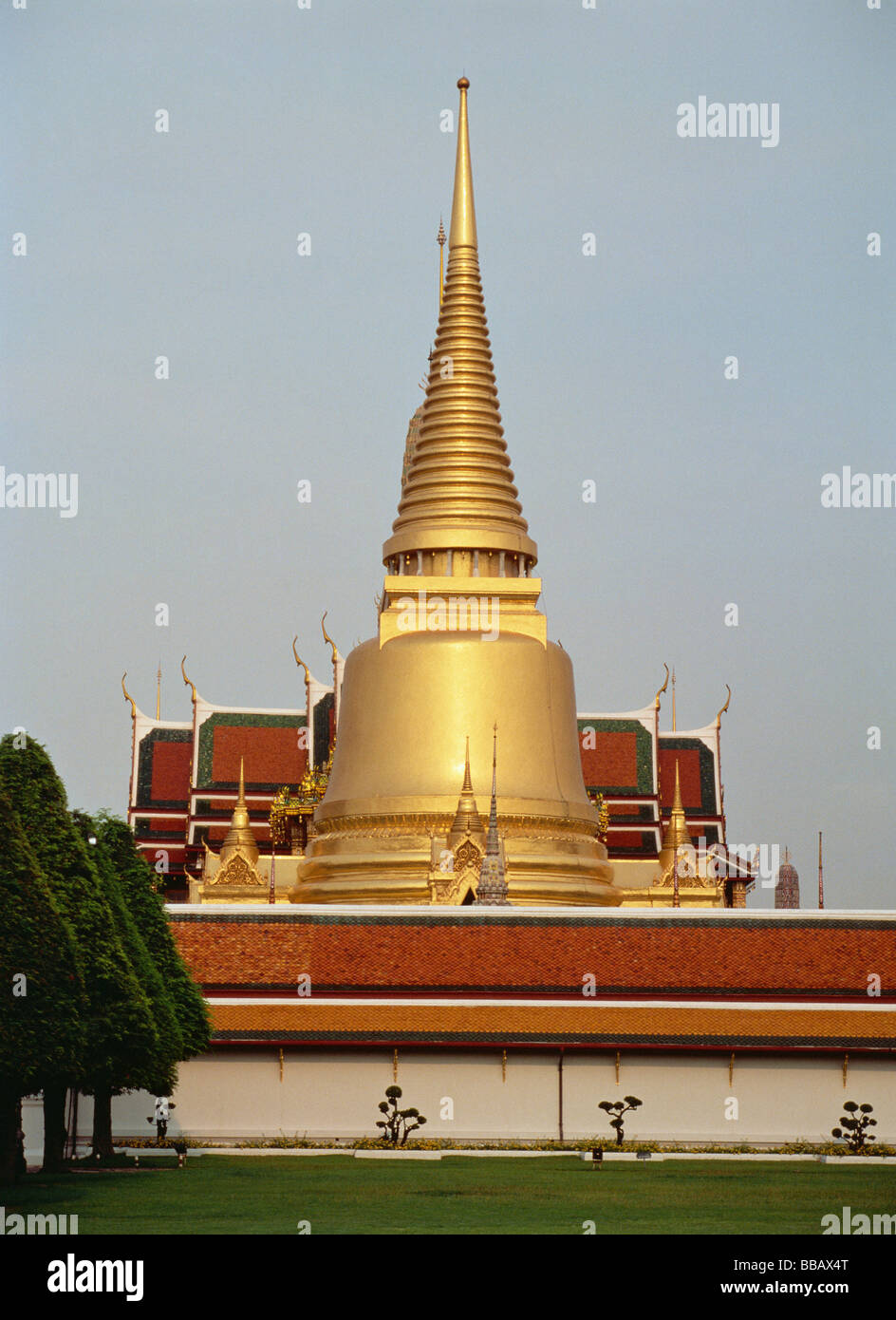 Wat Phra Kaeo, Bangkok, Thailand Stock Photo - Alamy