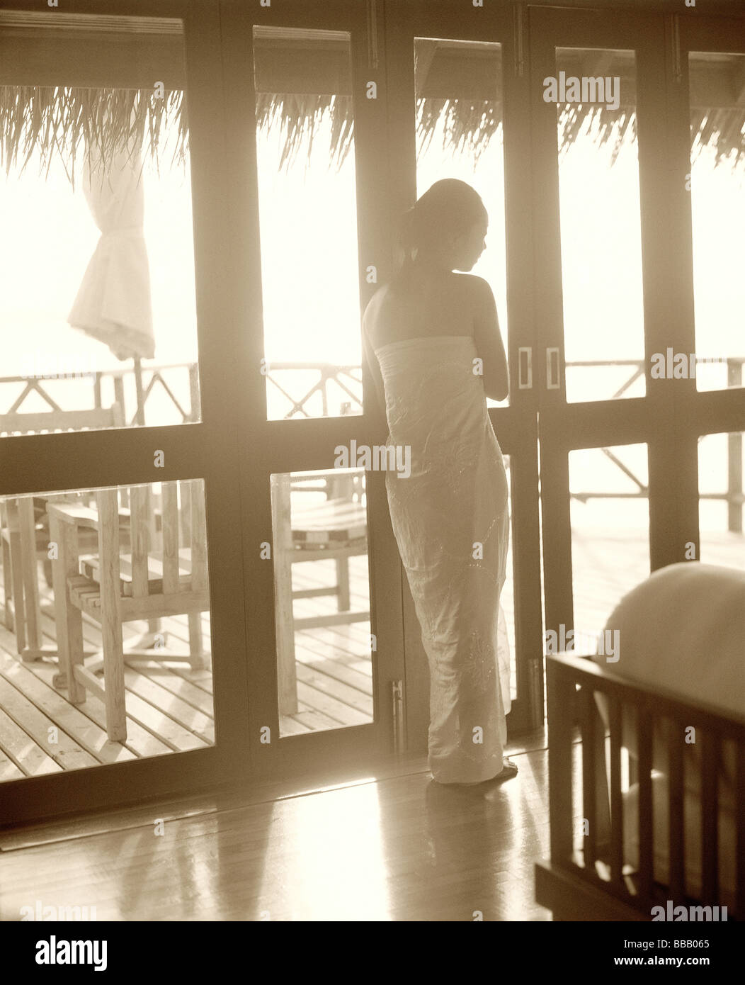 Leaning on door frame hires stock photography and images Alamy