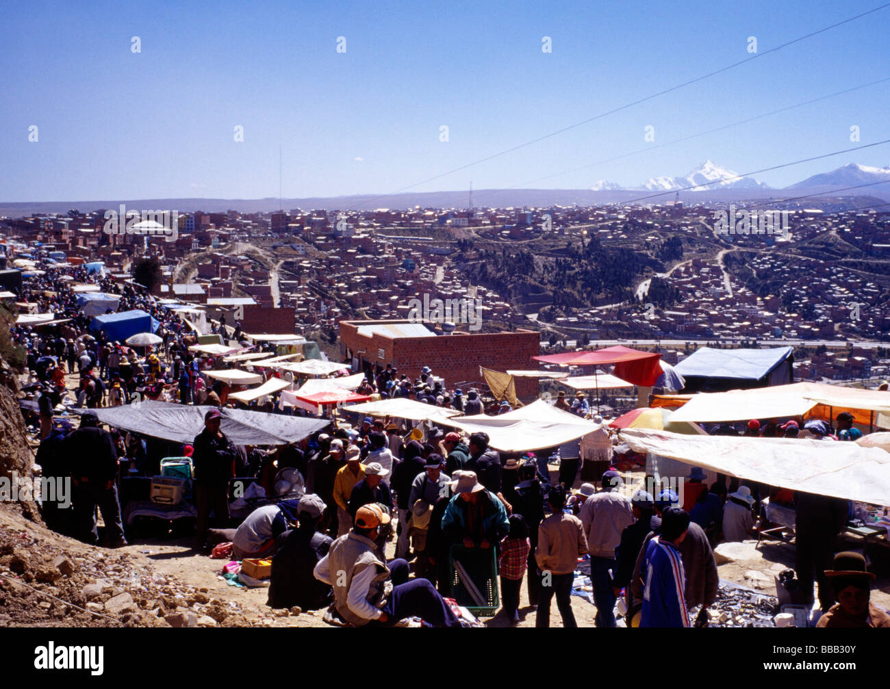 El alto market with la paz backdrop hi-res stock photography and images