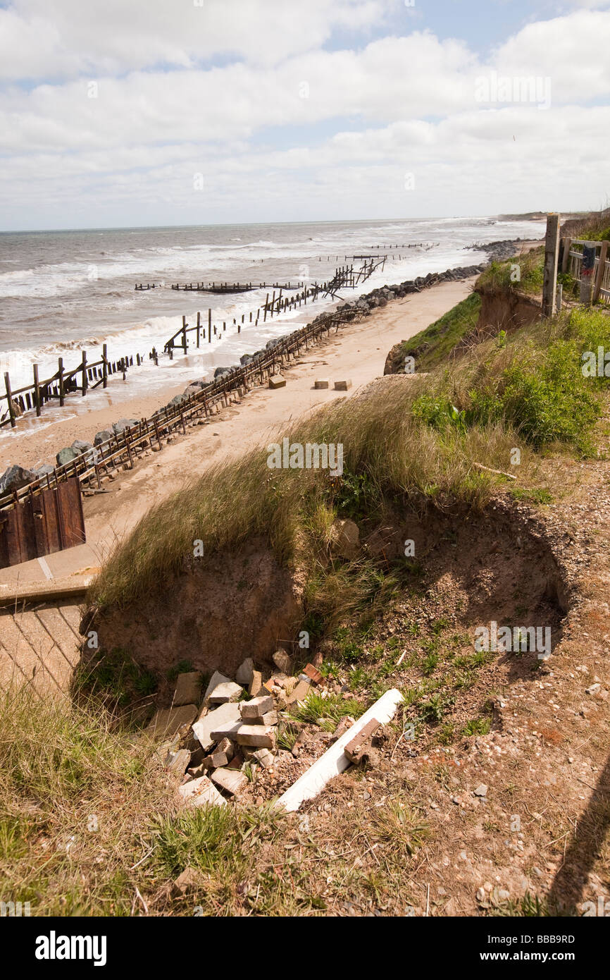 UK England Norfolk Happisburgh failing coastal erosion defences Stock ...