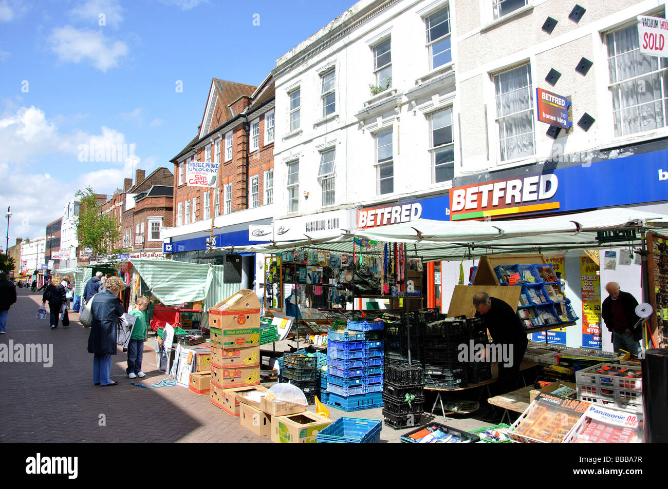 Street market, High Street, Sutton, London Borough of Sutton, Greater London, England, United Kingdom Stock Photo