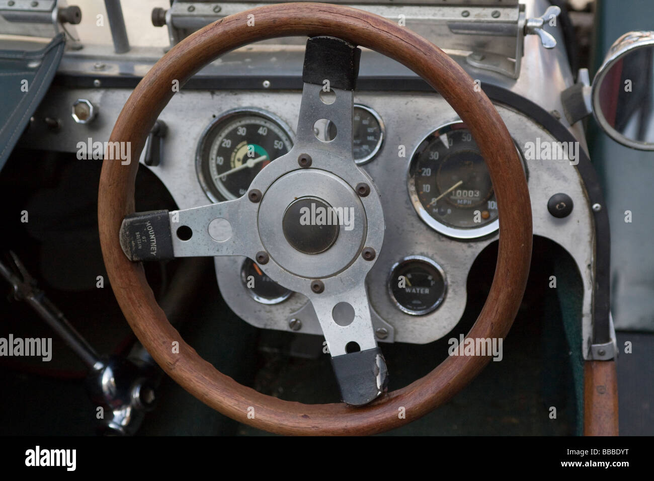 classic car steering wheel Stock Photo - Alamy