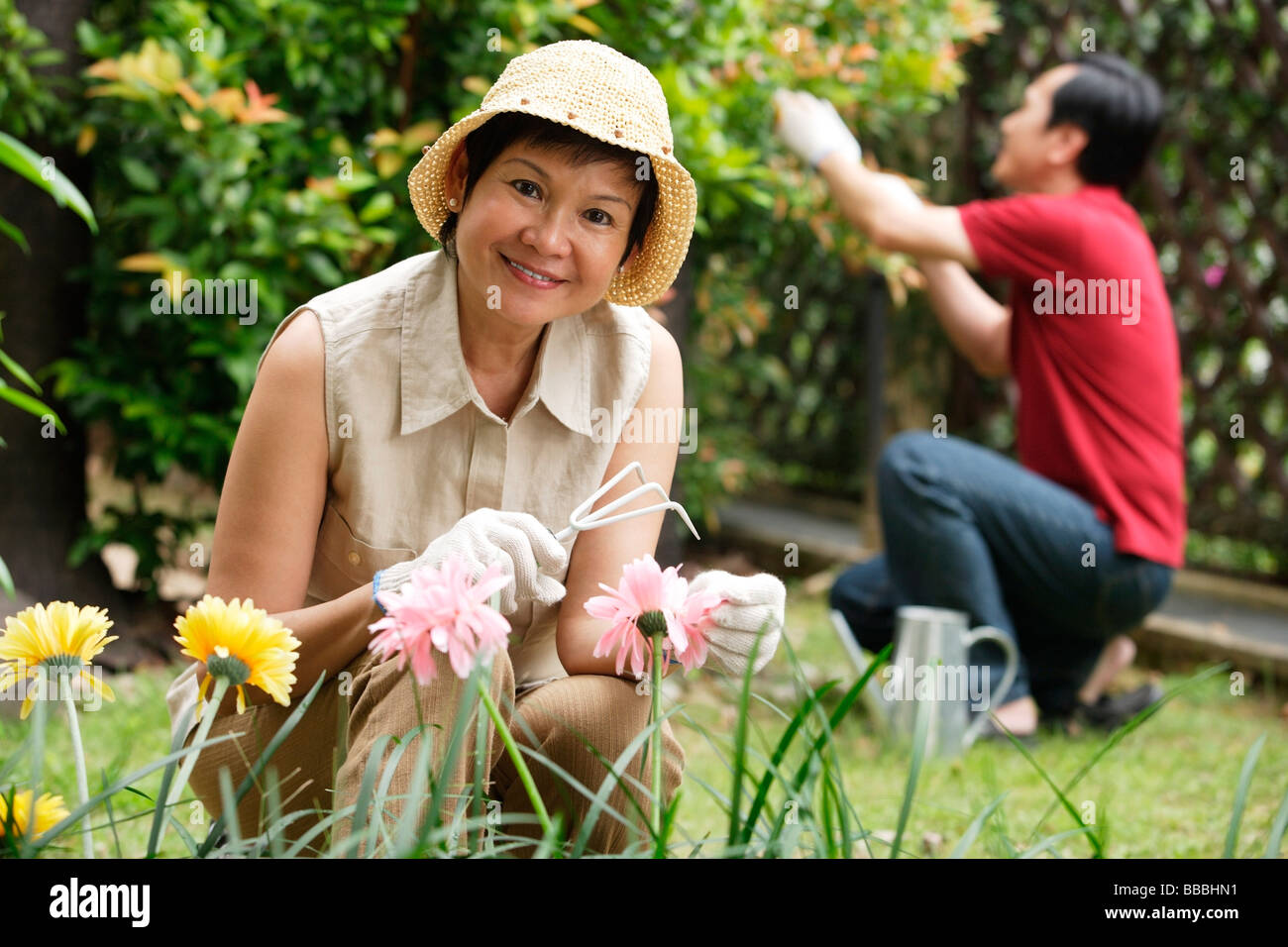 Mature asian couple outdoor hi-res stock photography and images - Alamy