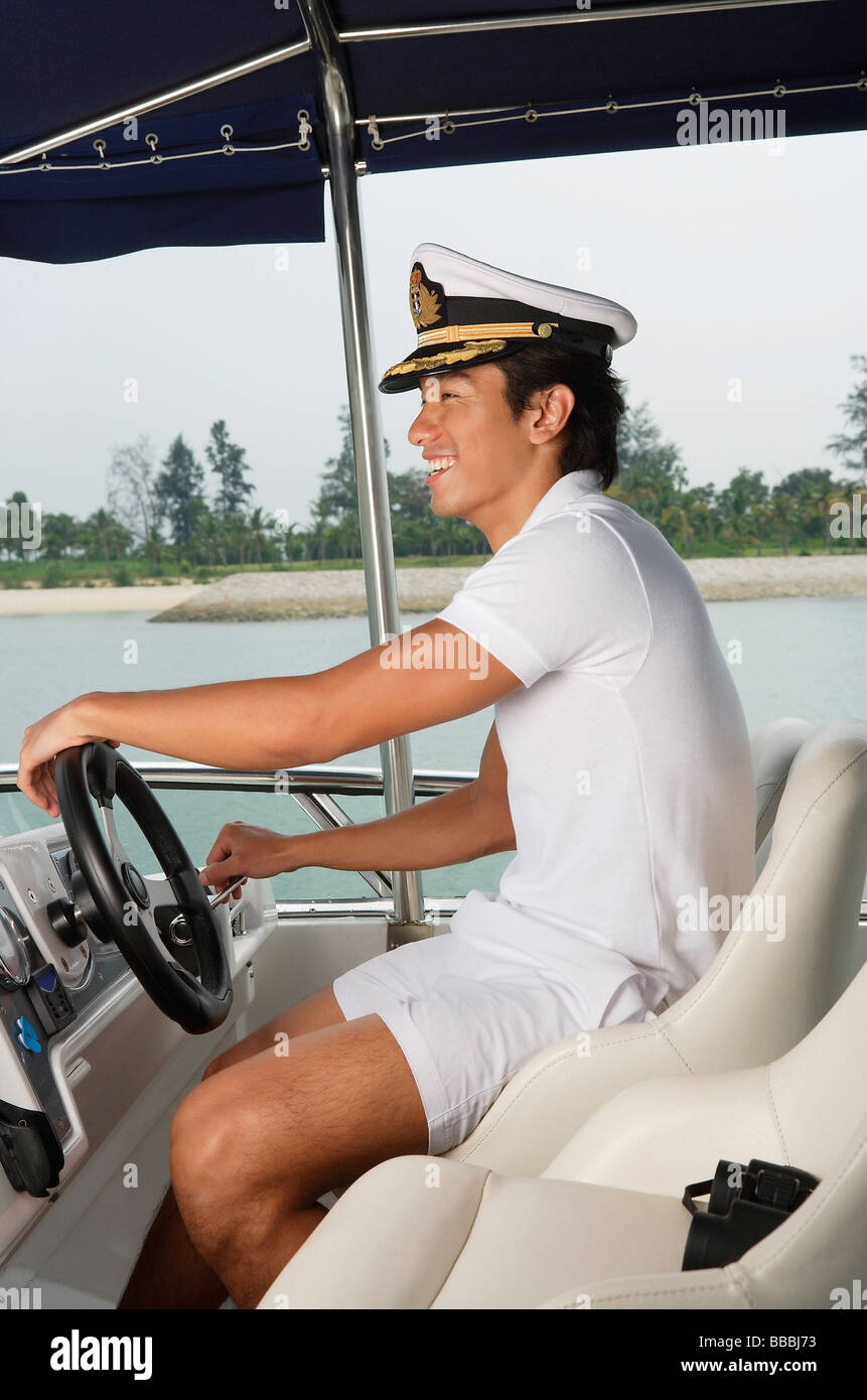 Yacht profile hi-res stock photography and images - Alamy
