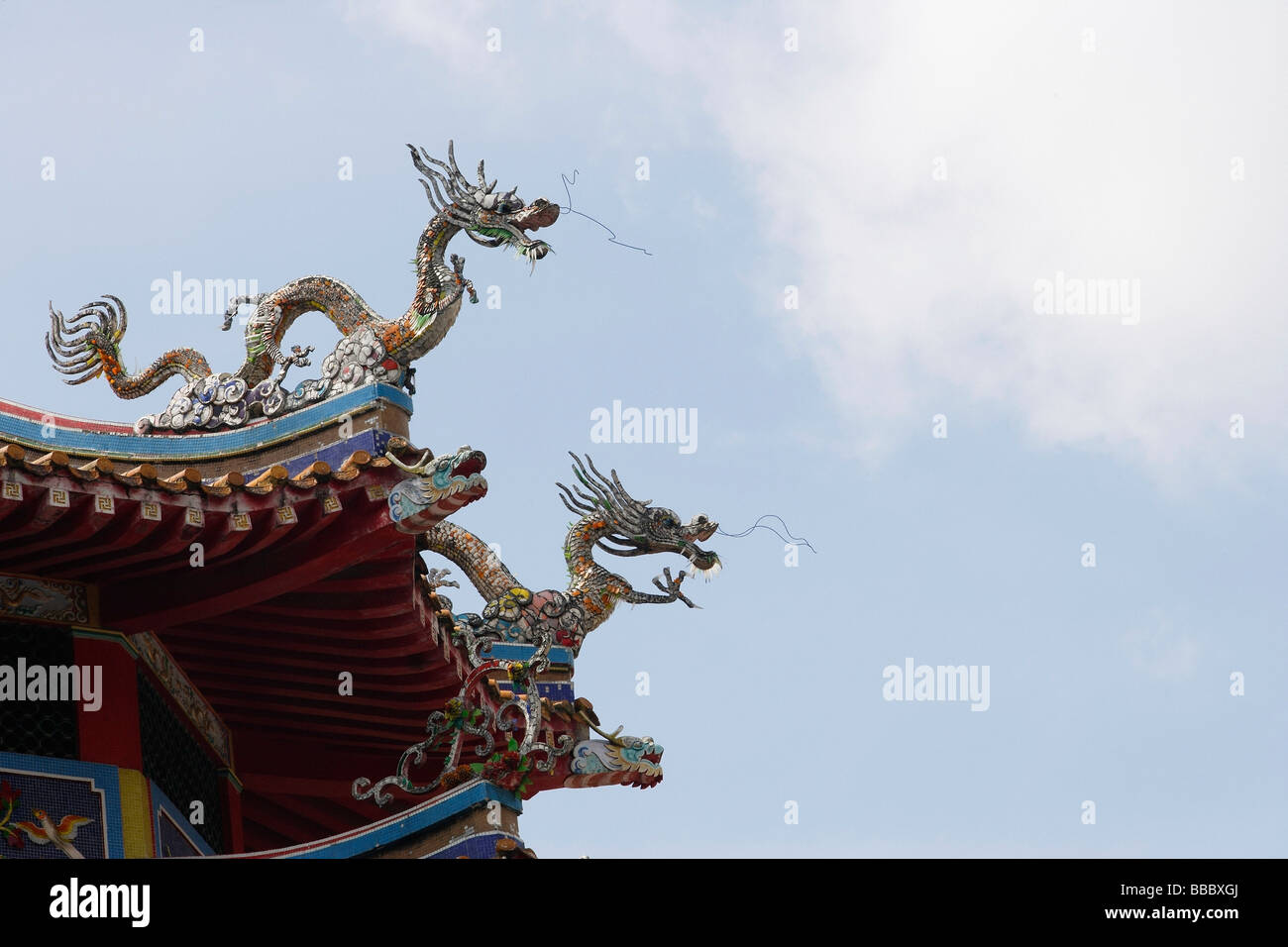 Rooftop of Chinese building Stock Photo - Alamy