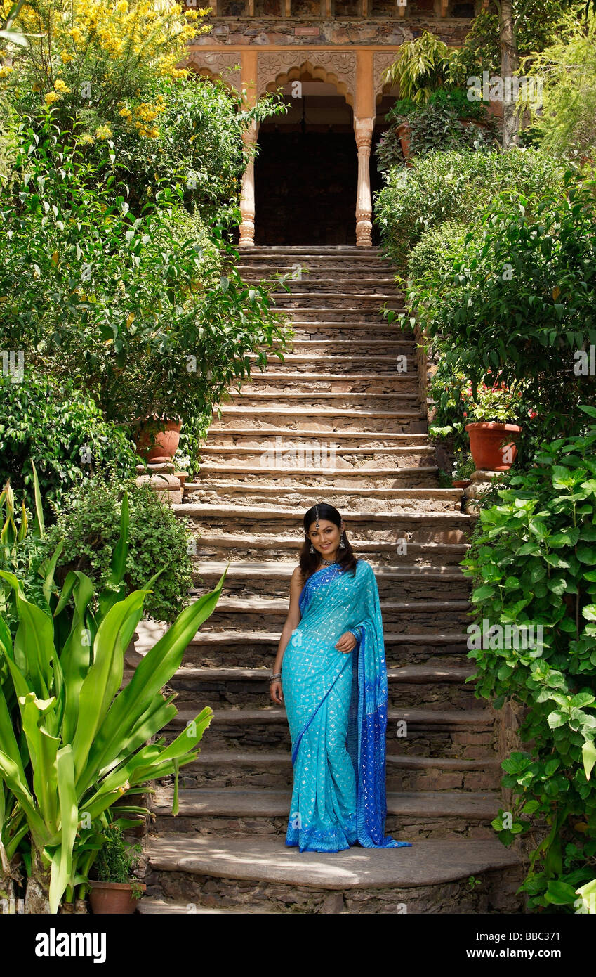 Woman in blue sari hi-res stock photography and images - Alamy